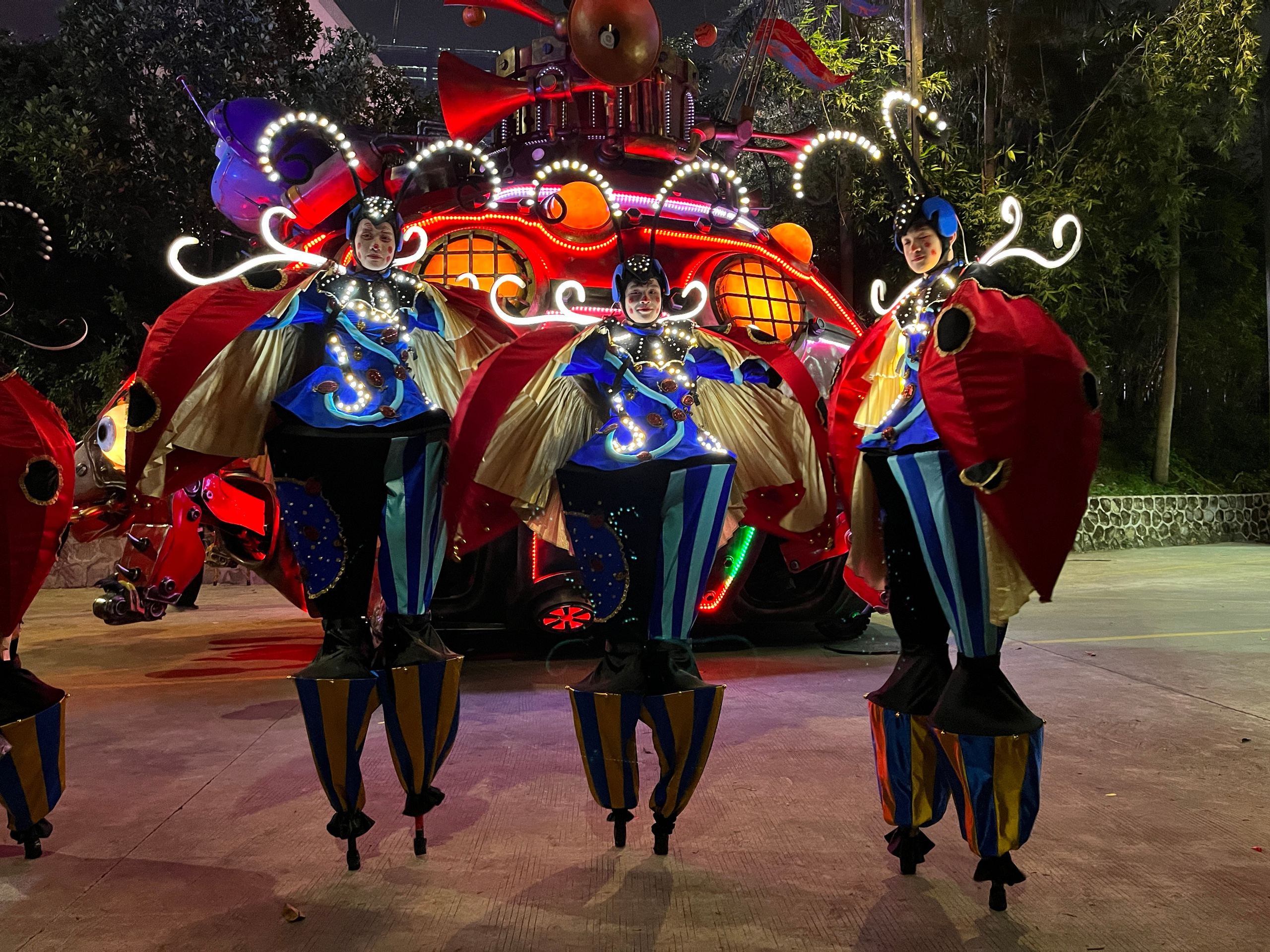CLOWNS AND STILT WALKERS. Costume Design for Theme Parks & Live Performances | Character & Parade & Stage Costumes | 2D & 3D Costume Illustrations