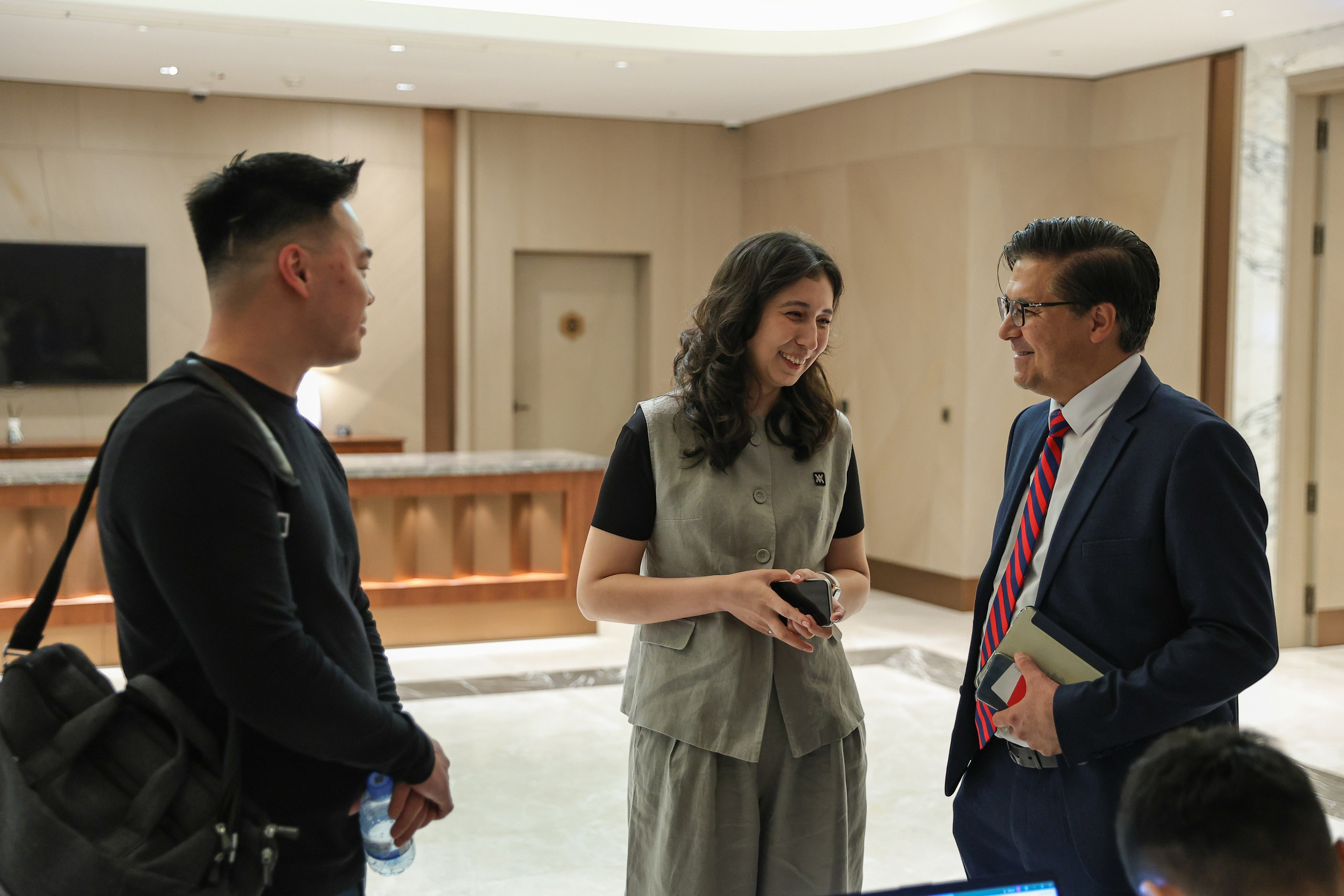 Презентация Apple education Uzbekiston. Создает увлекательные учебные материалы. Профессиональная Фото-Видео Студия Геннадия Нестеренко | Ташкент и Весь Узбекистан