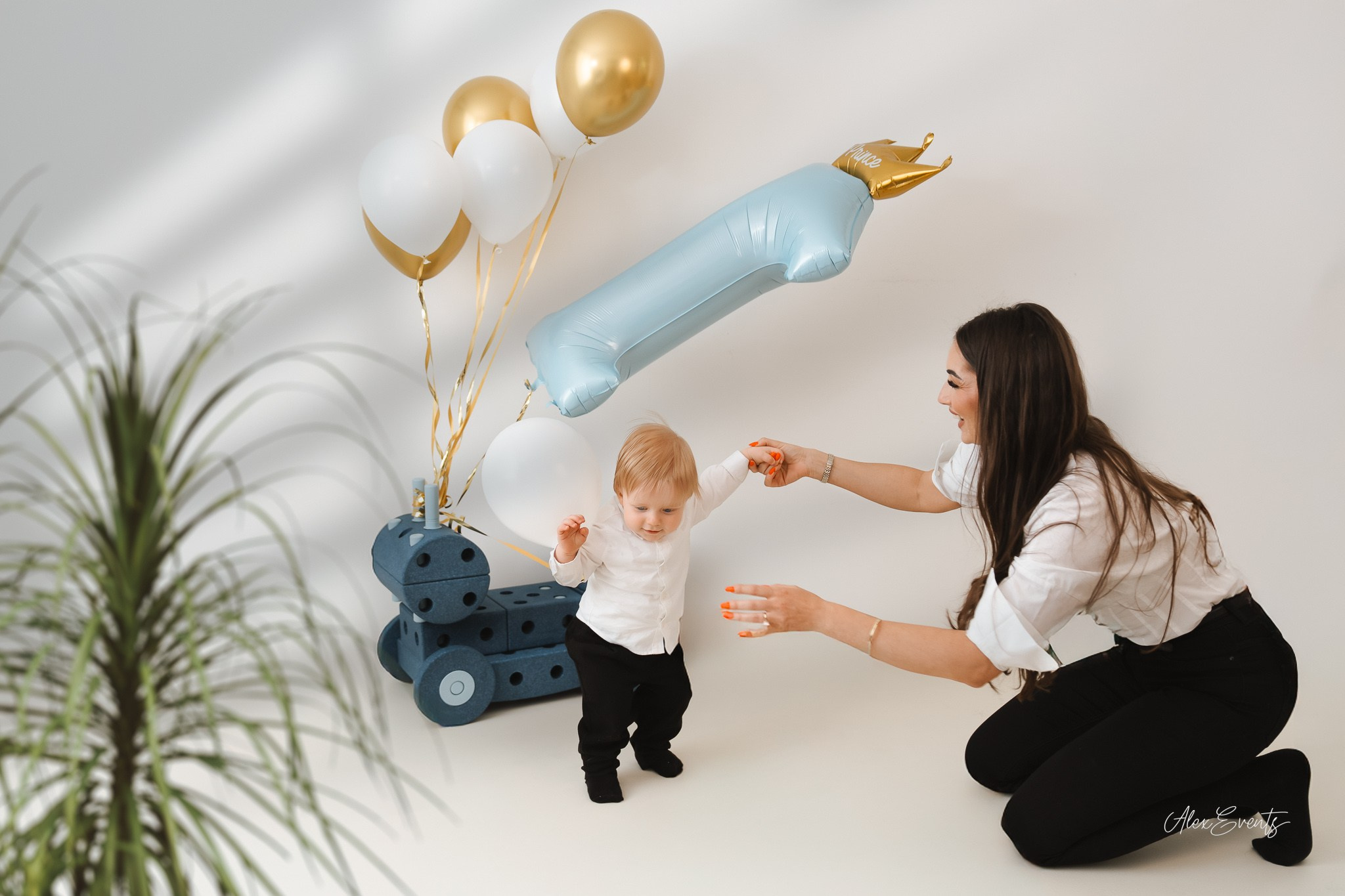 Fotograf Studio copii 1 an Romani Danemarca | Alex Events. AlexEvents Fotograf / Videograf de evenimente Danemarca DK Horsens, Arhus, Odense, Vejle.Nunta, botez, foto-studio