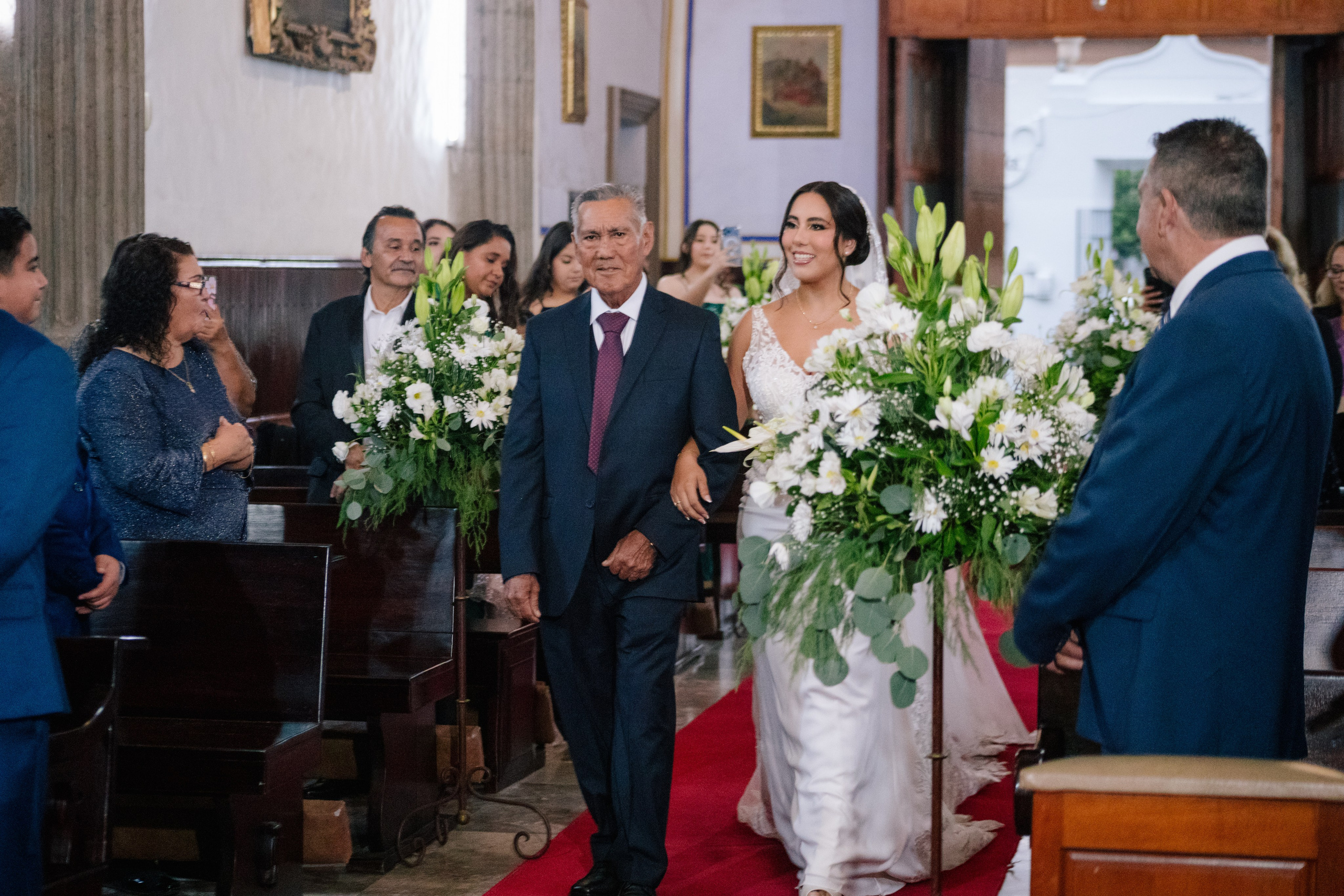 Alejandra y Salvador. Principal