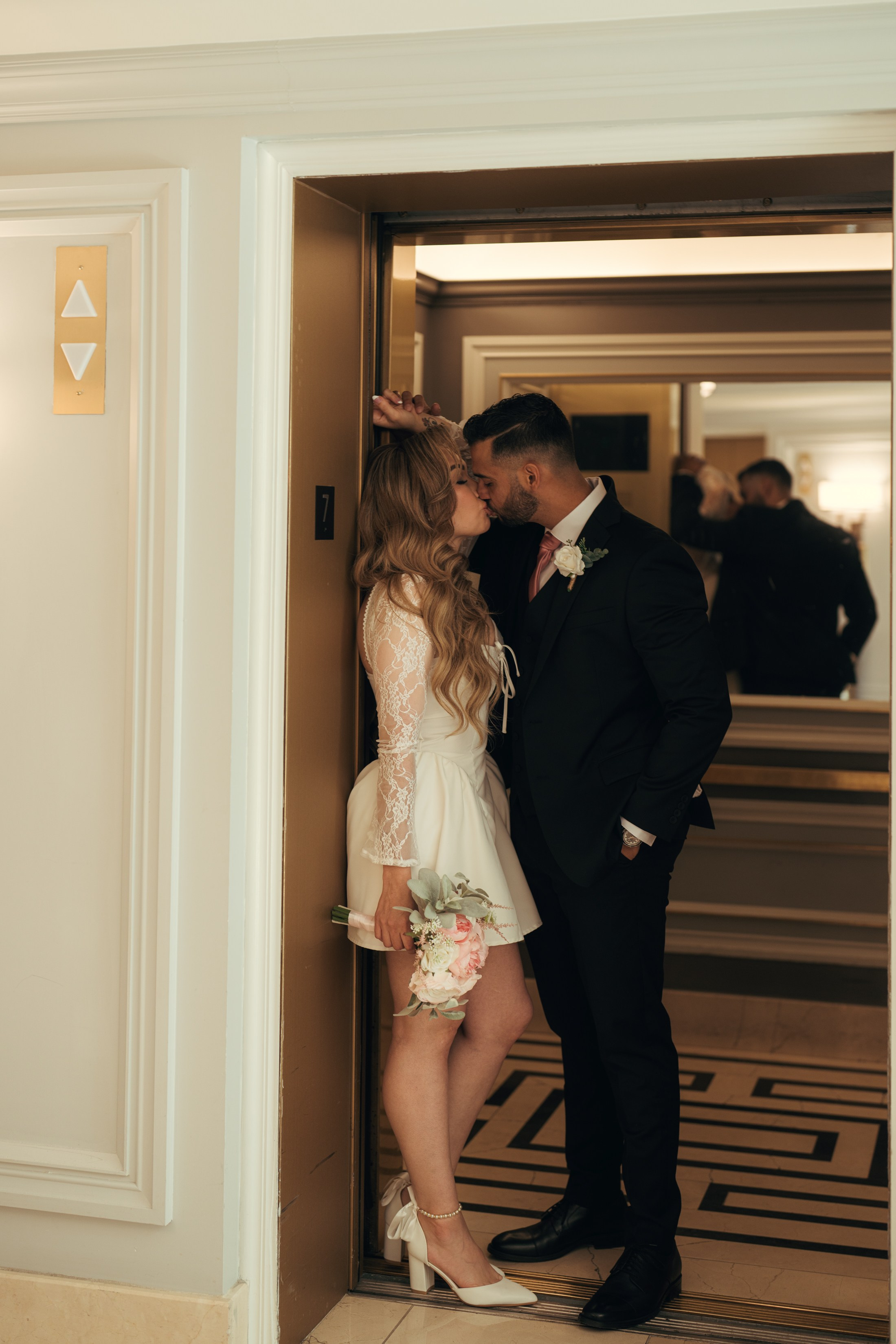 Valentin&Amber. Wedding & elopement photographer Viktoriya Kravtsov. Las Vegas