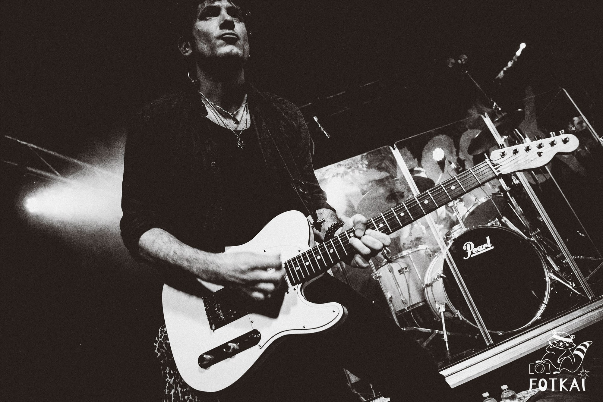 DENISDENIS — reportaje fotográfico del concierto en la Sala Marearock (Alicante) | FOTKAI