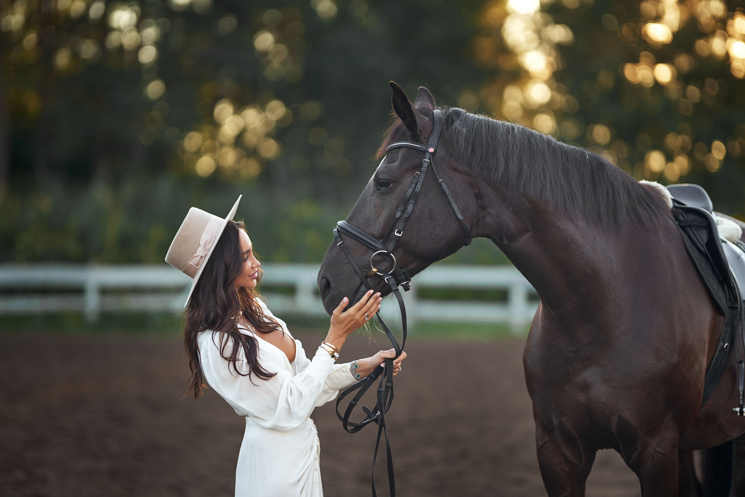 With Horses. Youdusha.com