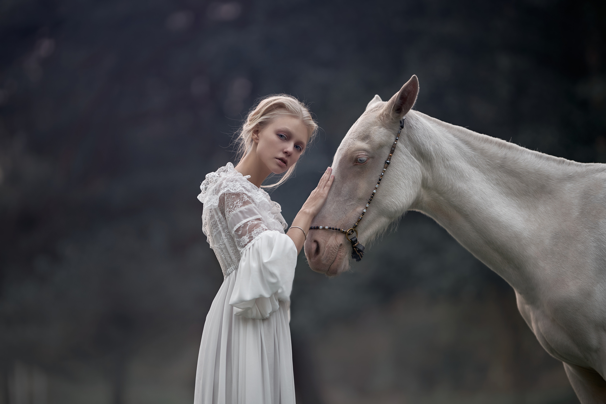 With Horses. Youdusha.com