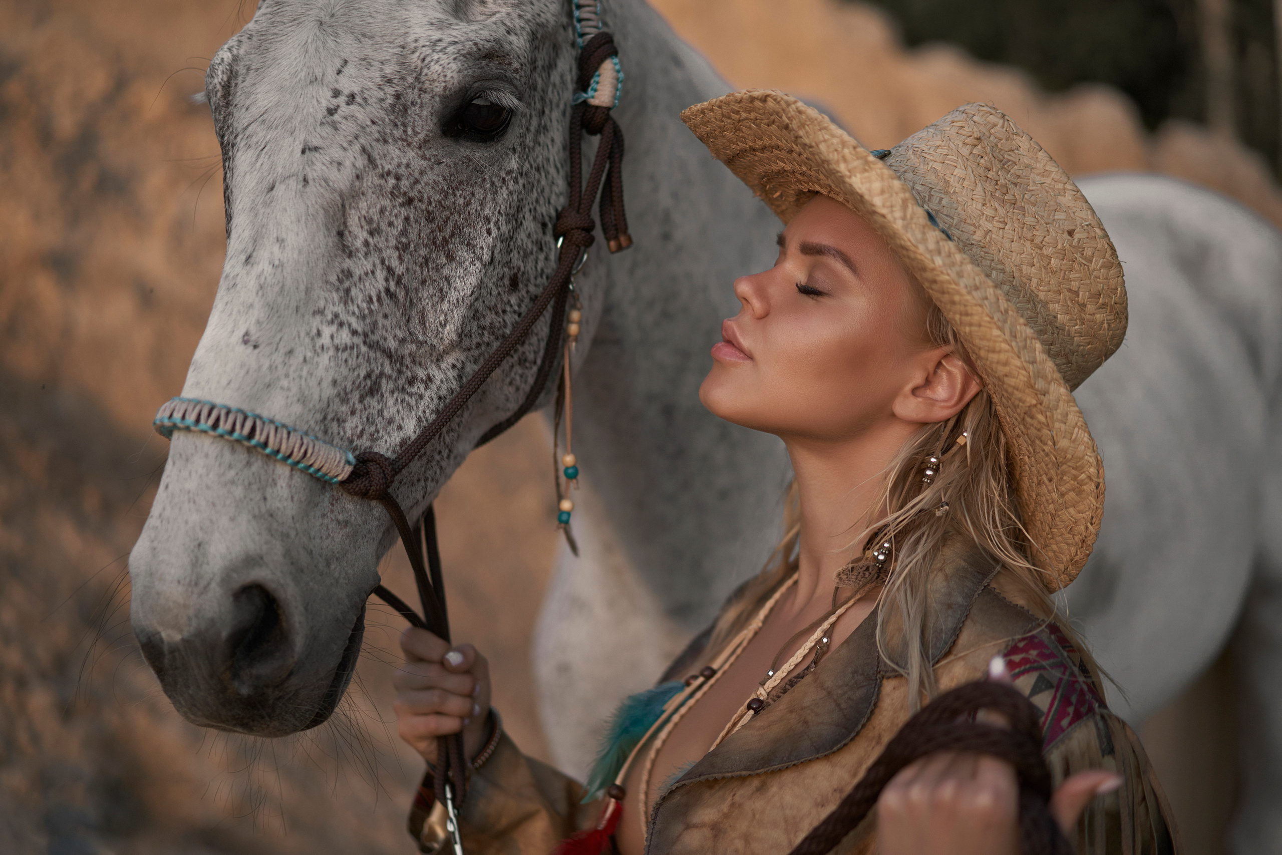 With Horses. Youdusha.com