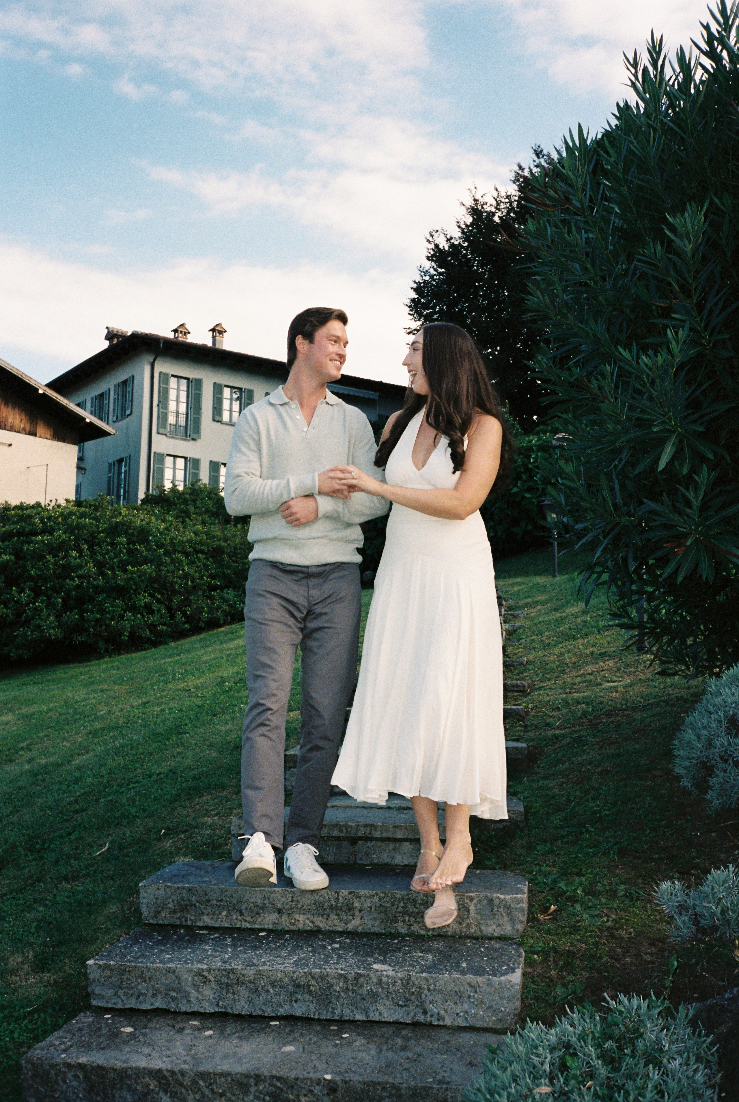Pre-wedding photoshoot in Bellagio. Wedding photographer in Italy