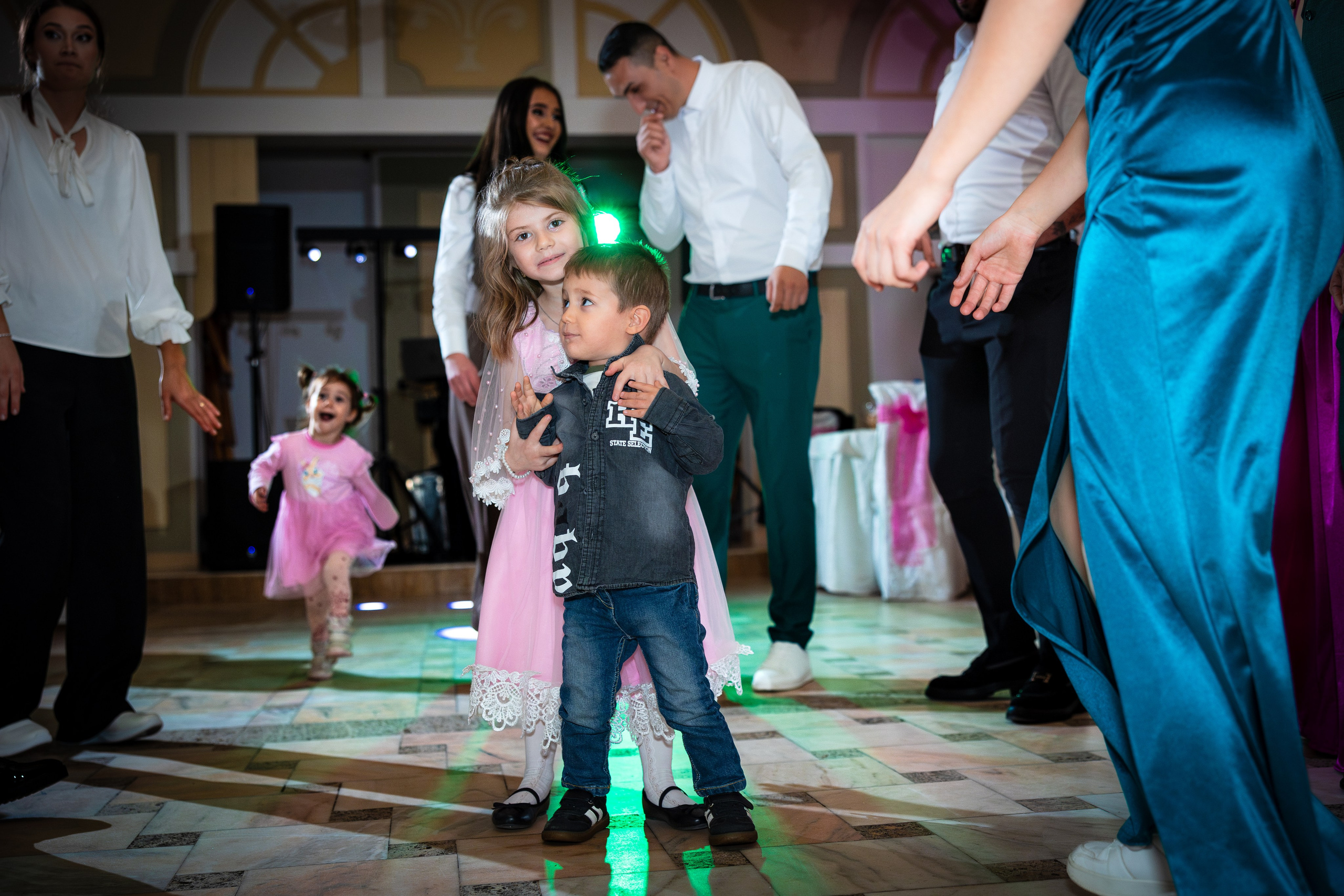 Botez Natalia si Carolina. Ionut Brehuescu — Fotograf