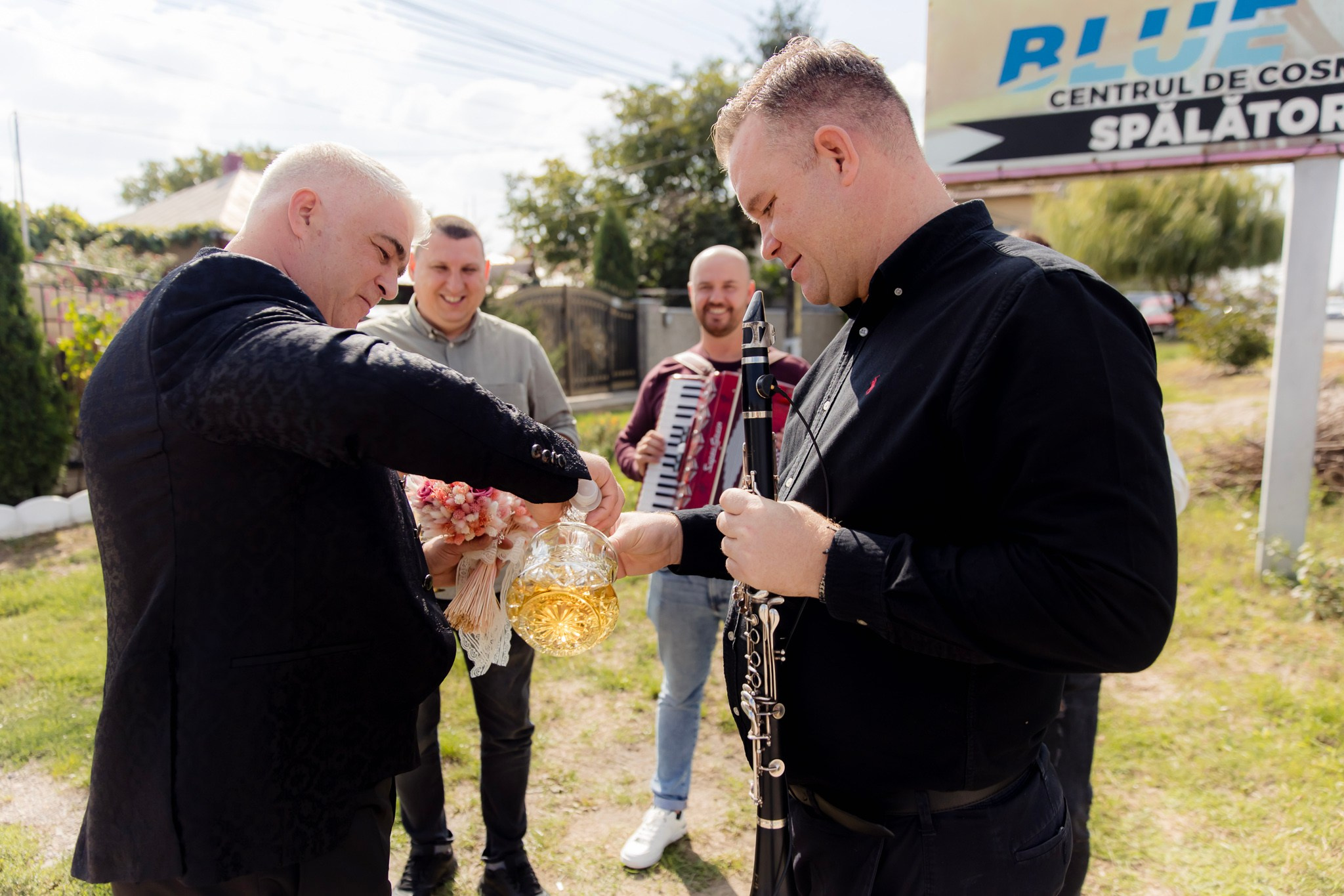 Mihai & Oana. Servicii foto-video profesionale, pentru momente de neuitat