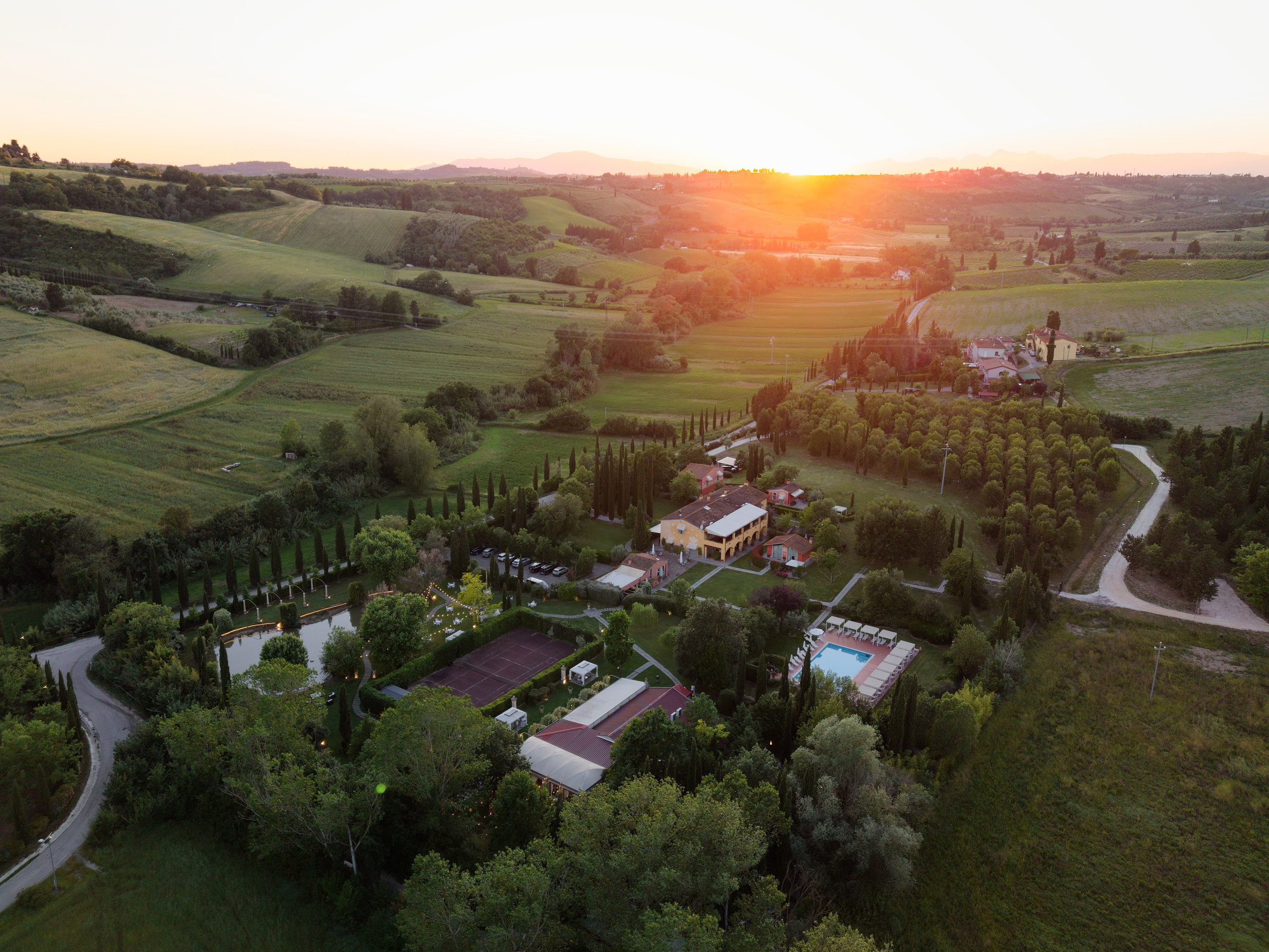 Pizza Party at Tenuta Massini, Florence, Italy. Destination Wedding Photographer — Nikita Burtsev