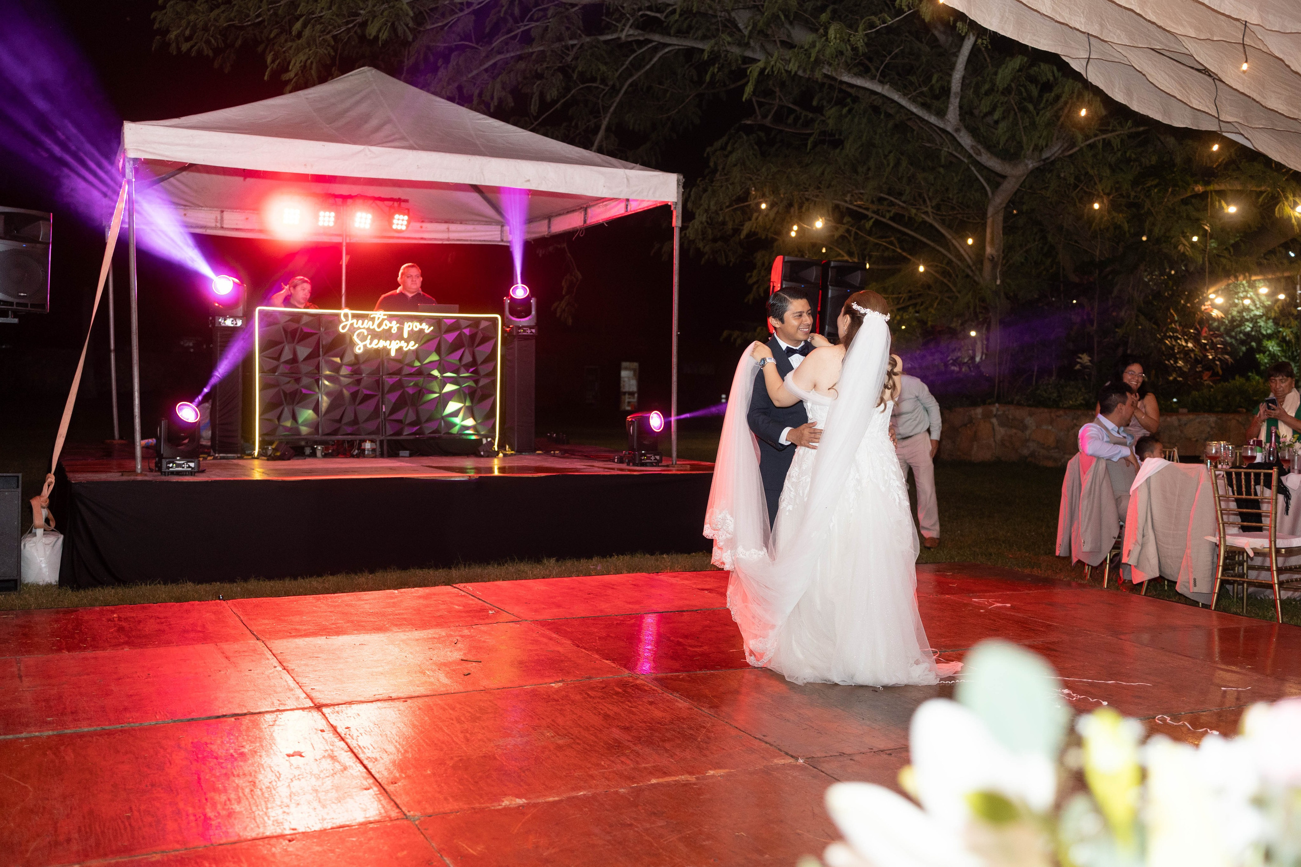 Diana y Ricardo. Eduardo Barrientos Fotografía