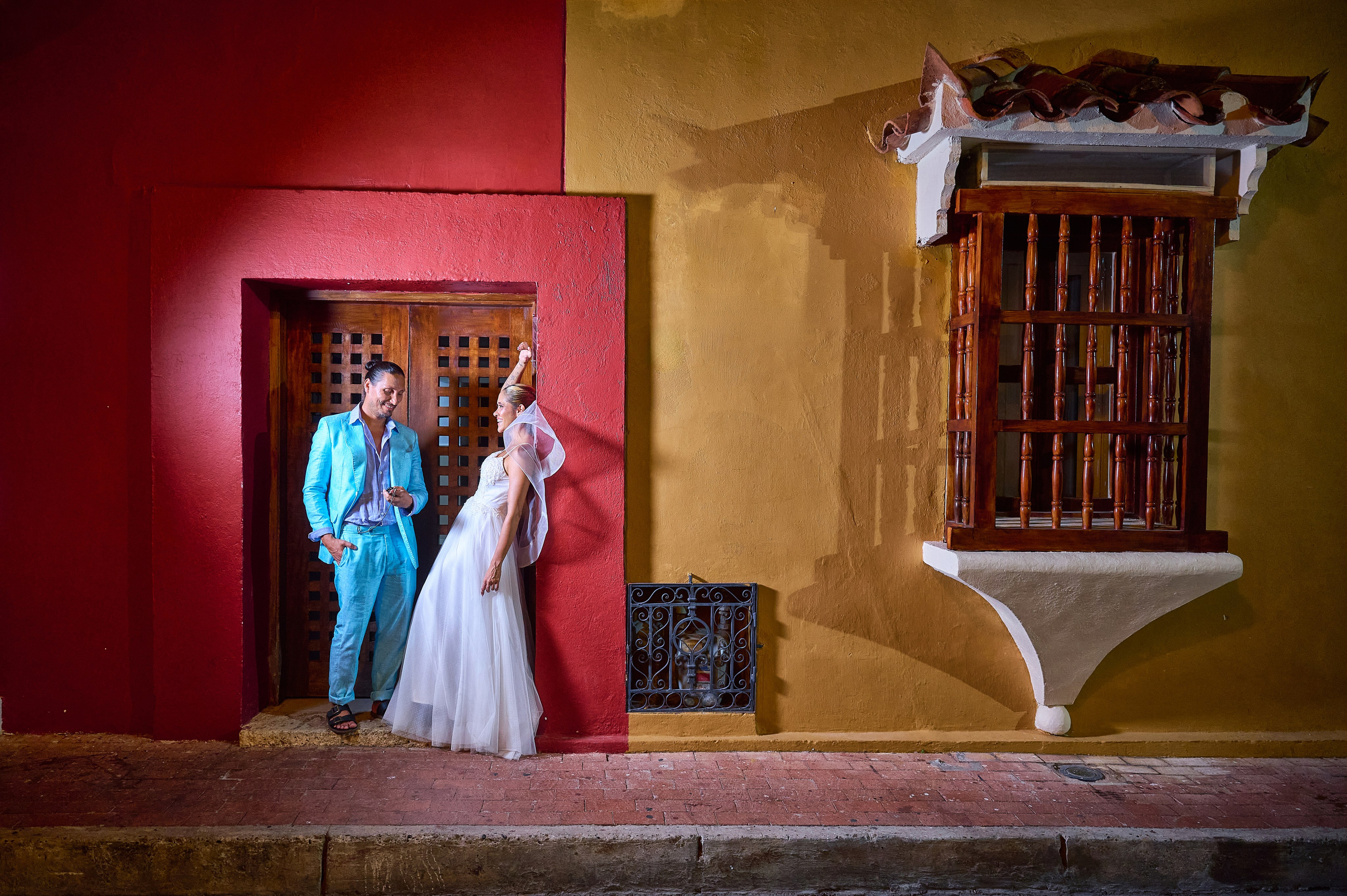 Trash the Dress en Cartagena. Wedding Photography & Videography by ZZ Hendrick | Capturing Your Love Story in Colombia & USA