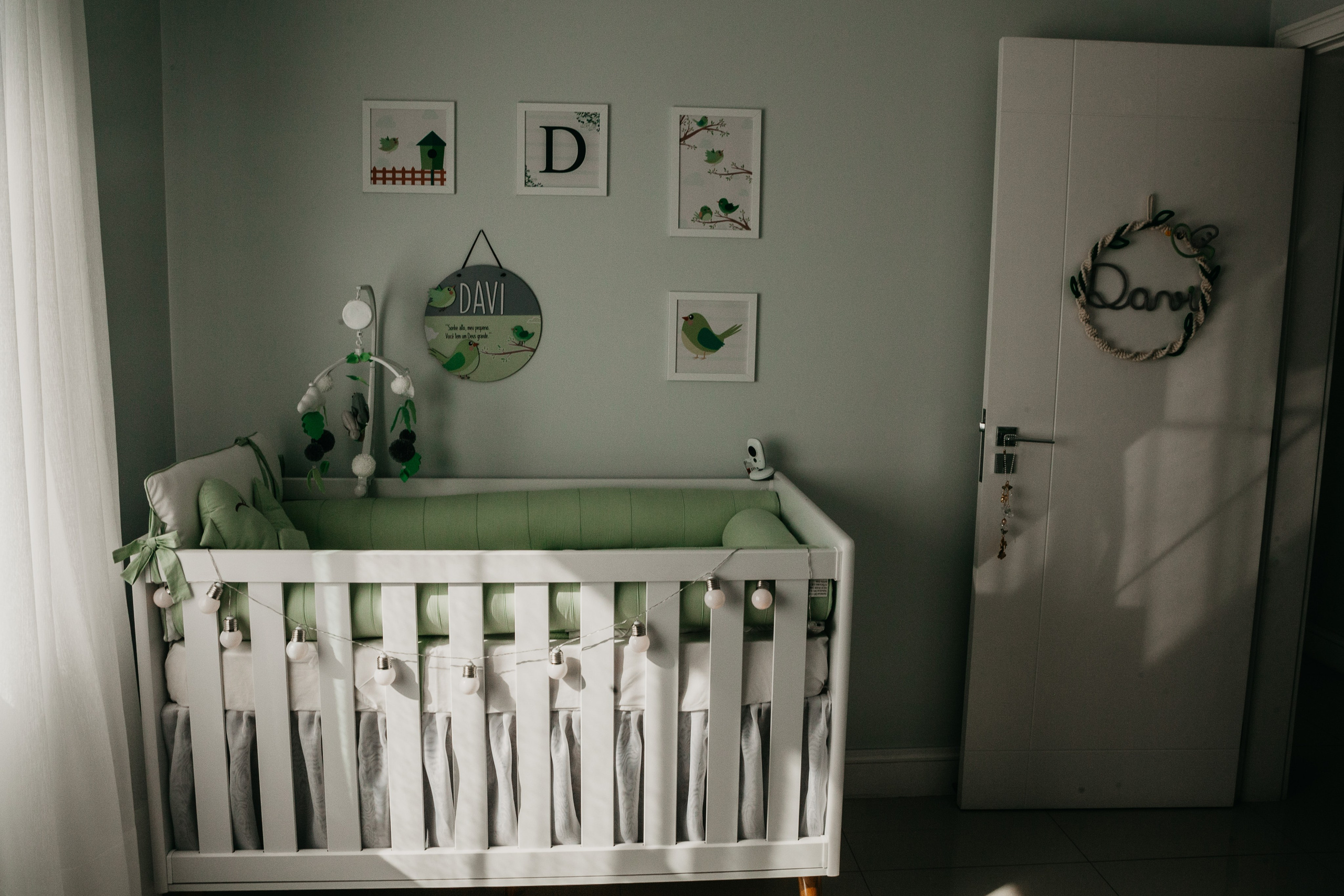 Bebê em casa. Fotógrafa de família
