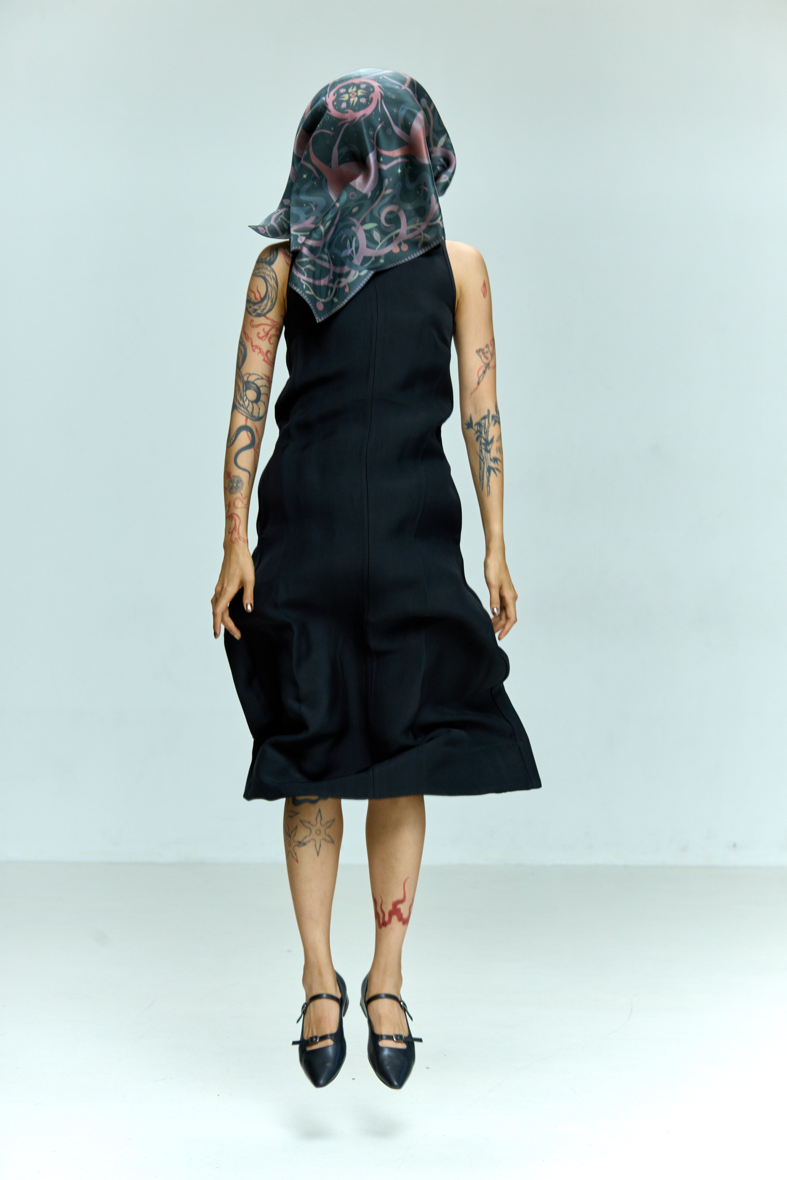 ПЛАТОК ОТ ИРИНА И ОЛЬГА ЕРТАХАНОВЫ. Фотостудия рекламной, коммерческой съемки в Улан-Удэ