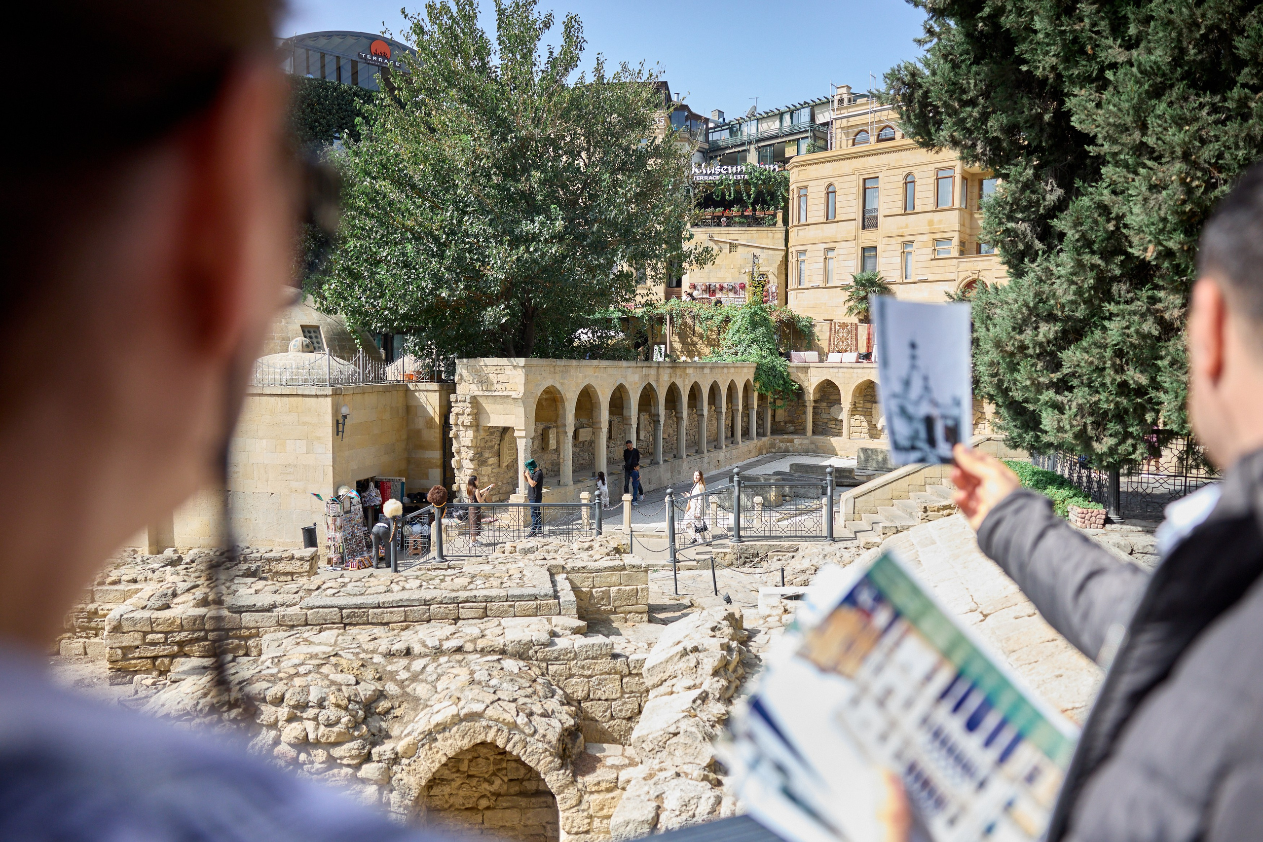 Экскурсия по Баку. День 2. Photographer in Baku Kamran Enceladus