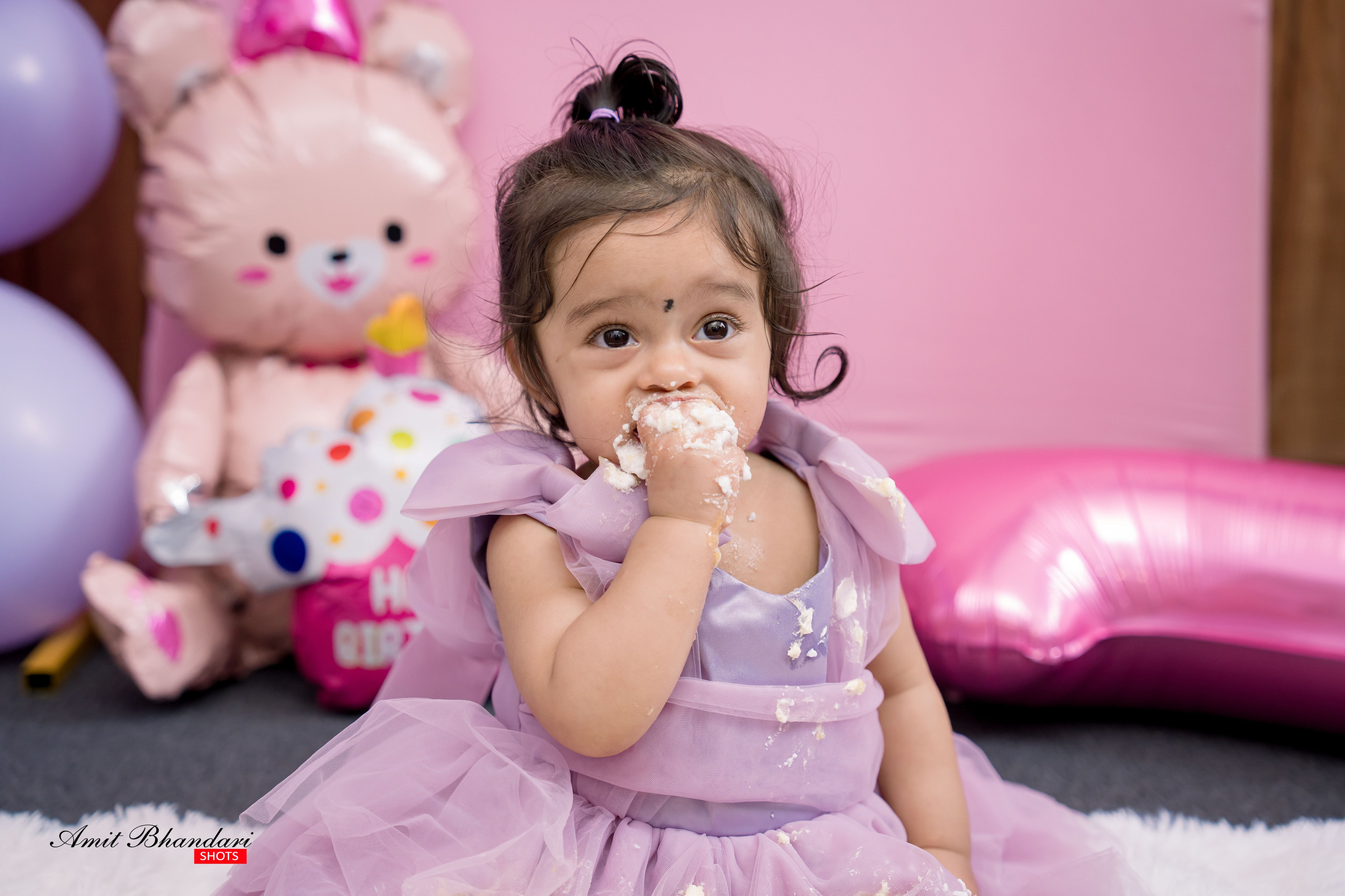 Yuhana’s Cake Smash Session. Freelance Photographer in Newcastle & Central Coast