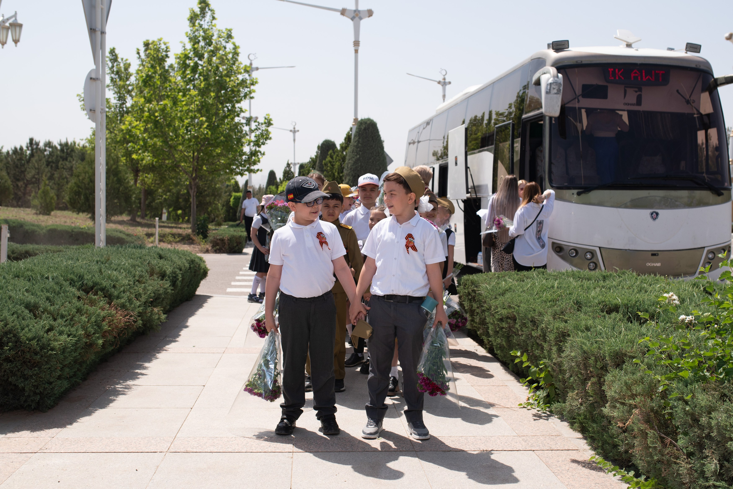 Вечный огонь 2"А» класс. Ваш фотограф в Ашхабаде Гамлет Осипов