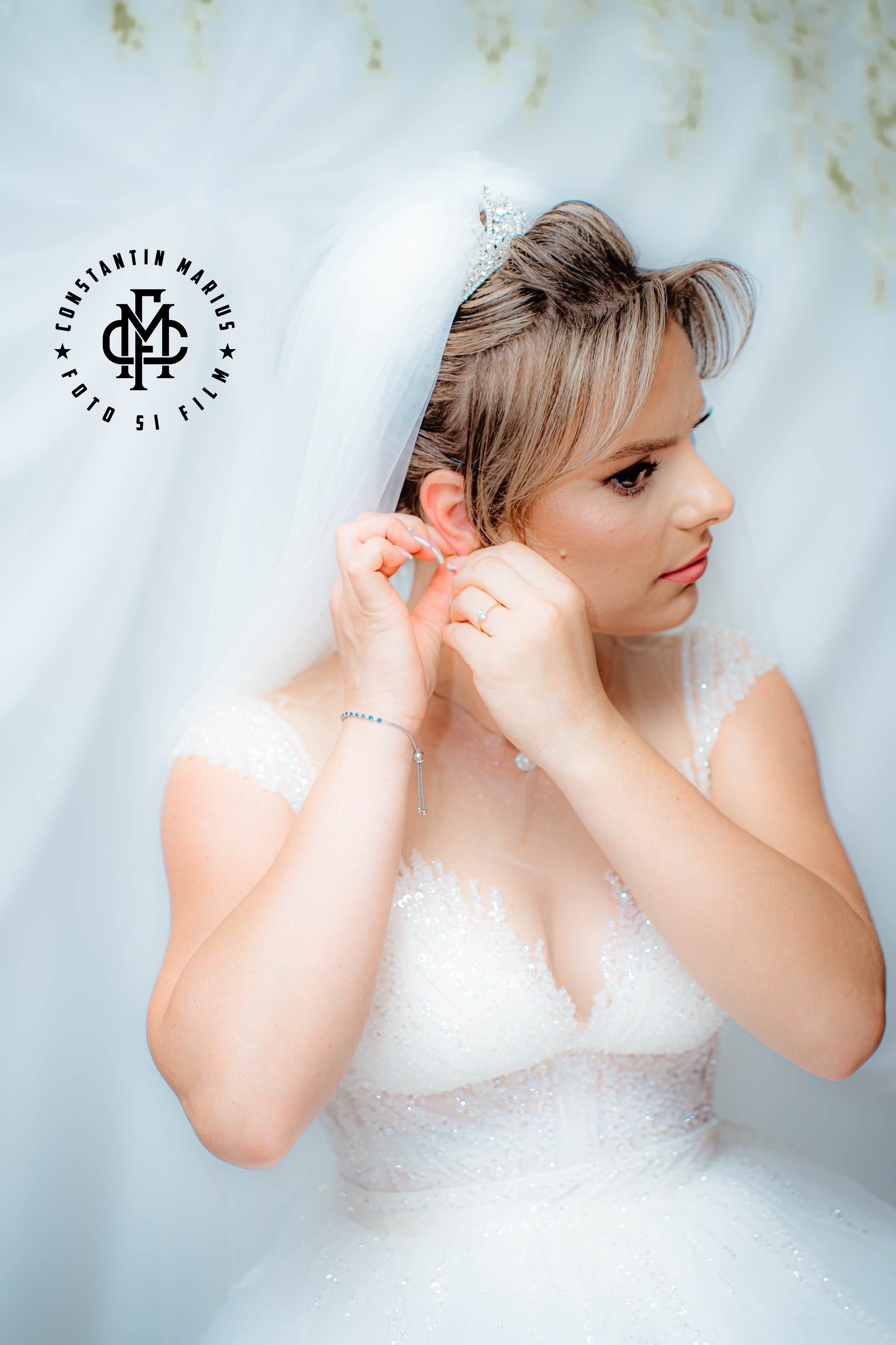 WEDDING PHOTOGRAPHY. DESPRE NOI