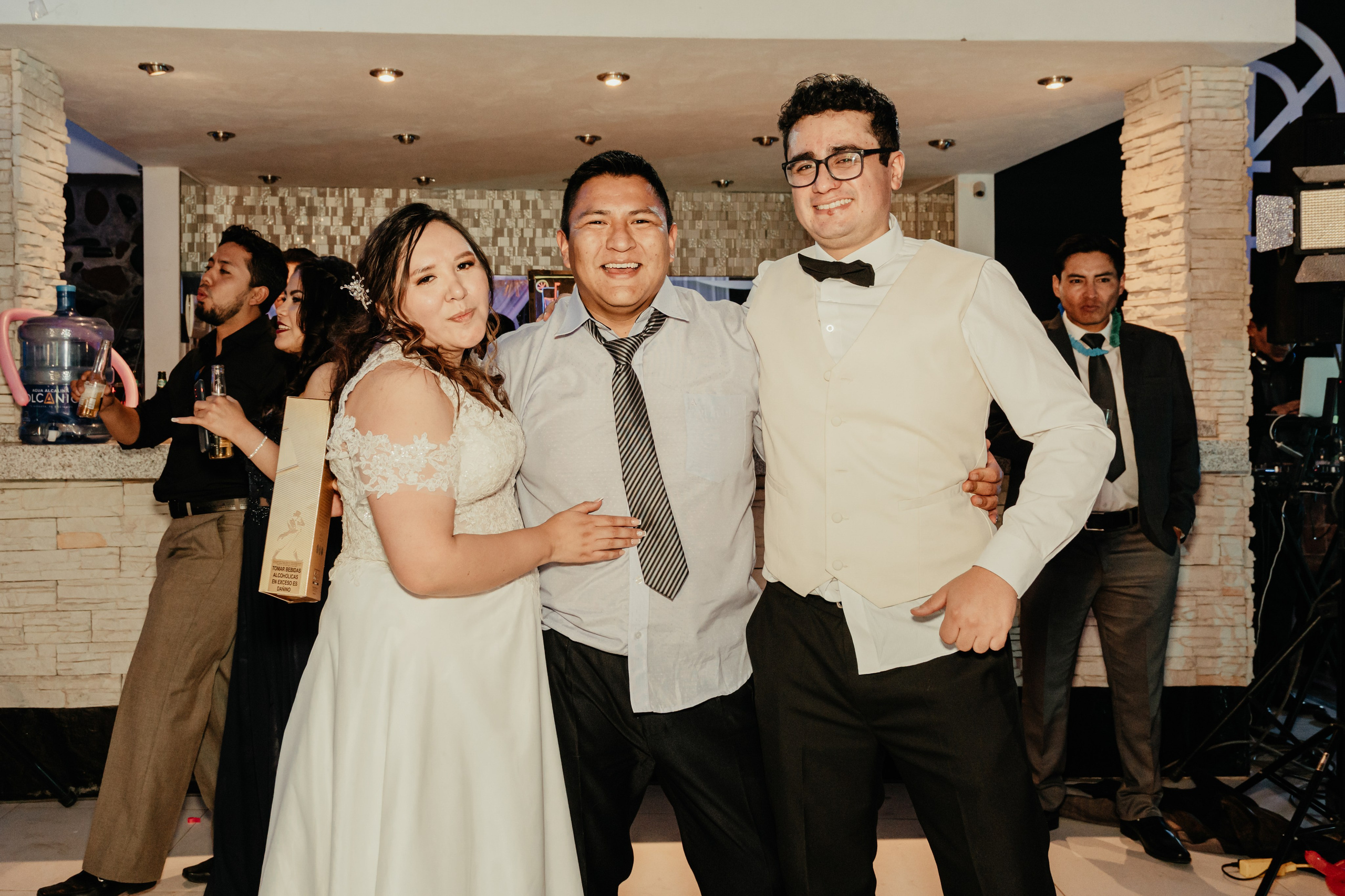VANIA + LUIS BODA CIVIL. Studio KVTA | Fotografía y Video de Bodas en Arequipa
