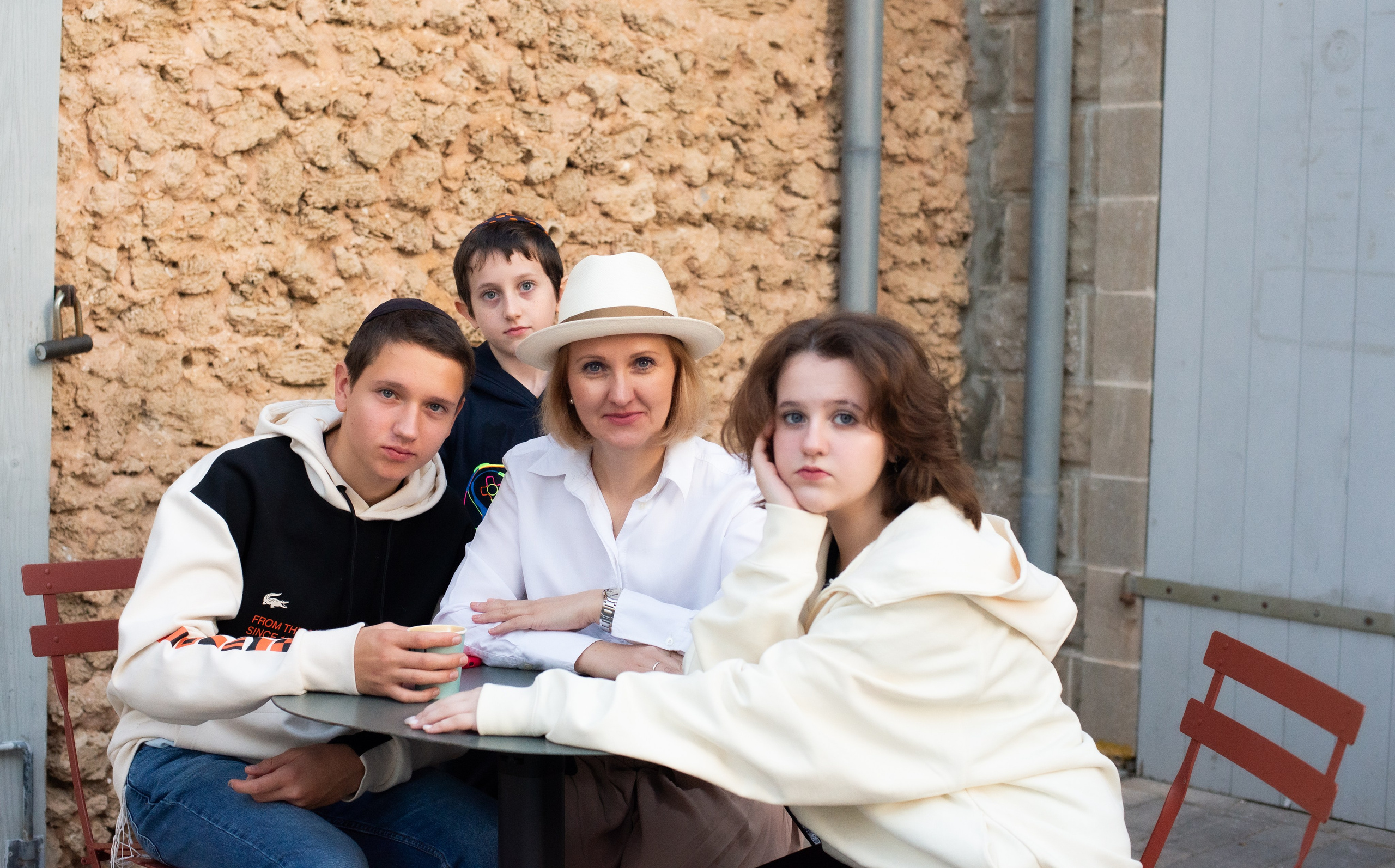 Пинхас и его семья. Визуальный брендинг