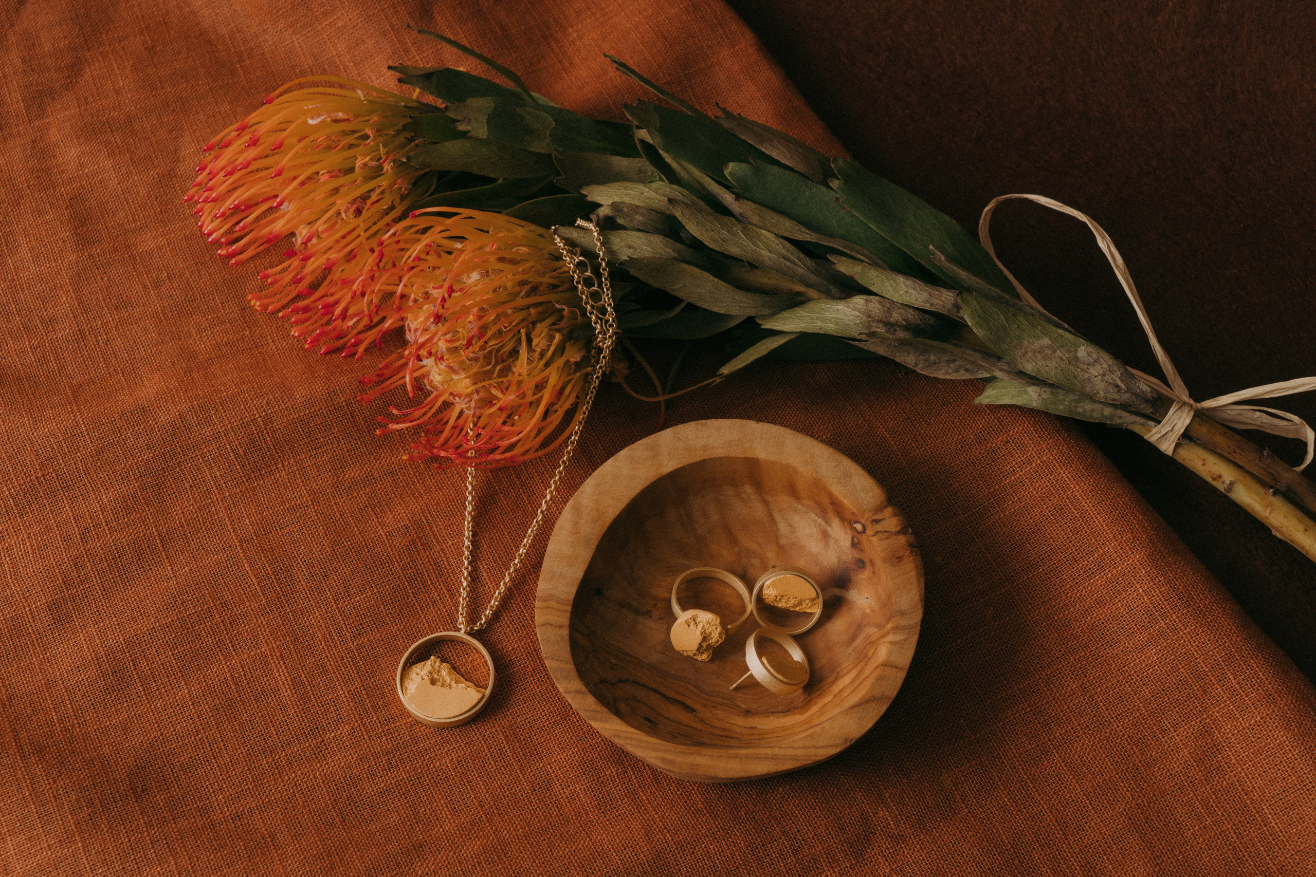 Joyería Lifestyle Barcelona: Fotografía de Marca DSNU. Creador de contenido visual en Barcelona | Dima Kit