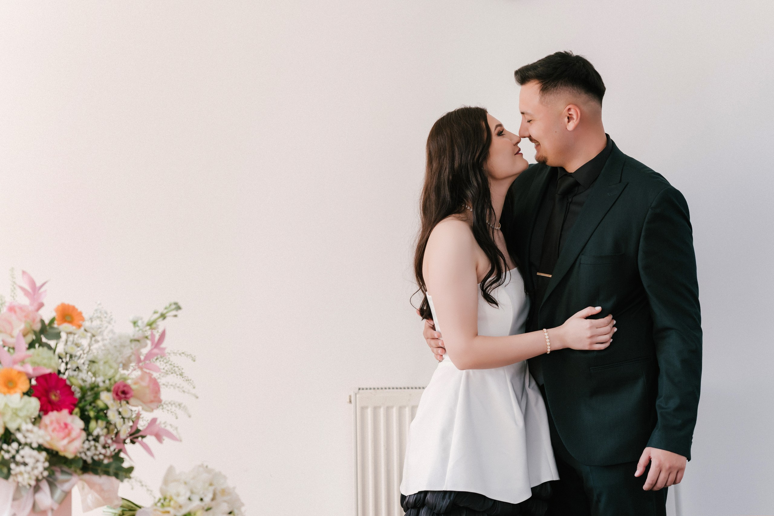 1. Alin Chirilă fotograf stare civilă Cordăreni Botoșani – Răzvan și Andra în ziua cununiei civile, emoții reale surprinse natural2. fotograf stare civilă Cordăreni Botoșani AlinoFotoStudio – miri fericiți după ceremonia civilă alături de familie3. Alin Chirilă fotograf Botoșani – Răzvan și Andra la starea civilă din Cordăreni4. fotograf nuntă Botoșani Alin Chirilă – ședință foto de cuplu în grădina de vară Casa Lux5. AlinoFotoStudio fotograf stare civilă Botoșani – portrete romantice cu Răzvan și Andra după cununia civilă6. fotograf evenimente Botoșani Alin Chirilă – miri și nași la restaurant Indigo - Casa Lux7. fotograf Cordăreni Botoșani – moment emoționant la semnarea actelor de căsătorie surprins de Alin Chirilă8. Alin Chirilă povestitor prin fotografie – stare civilă elegantă în județul Botoșani9. fotograf cununie civilă Botoșani – cadre naturale cu familia și apropiații la Casa Lux10. AlinoFotoStudio fotograf nuntă Botoșani – Răzvan și Andra la începutul unei noi povești de iubire - fotograf-Botoșani-fotograf-nuntă-Botoșani-fotograf-evenimente-Botoșani-servicii-foto-video-Botoșani-cununie-civilă-Cordăreni-Alin-Chirilă-fotograffotograf-nuntă-Botoșani-fotograf-stare-civilă-Botoșani-fotograf-Cordăreni-fotograf-evenimente-AlinoFotoStudioservicii-foto-video-Botoșani-fotograf-profesionist-Botoșani-fotograf-cununie-civilă-fotograf-nuntă-Cordărenifotograf-evenimente-Botoșani-fotograf-botez-Botoșani-fotograf-nuntă-Botoșani-Alin-Chirilă-povestitor-prin-fotografiefotograf-Botoșani-fotograf-Suceava-fotograf-Iași-fotograf-nuntă-moldova-servicii-foto-videofotograf-cununie-civilă-Botoșani-fotograf-stare-civilă-Cordăreni-fotograf-miri-Botoșanifotograf-restaurante-Botoșani-fotograf-Casa-Lux-Botoșani-fotograf-petrecere-eveniment-BotoșaniAlinoFotoStudio-fotograf-Botoșani-fotograf-nuntă-premium-fotograf-evenimente-private-Botoșanifotograf-nuntă-ieftin-Botoșani-fotograf-bun-Botoșani-fotograf-recomandat-Botoșani-servicii-fotofotograf-miri-Botoșani-fotograf-love-story-Botoșani-fotograf-ședință-foto-Botoșani-fotograf-cuplu