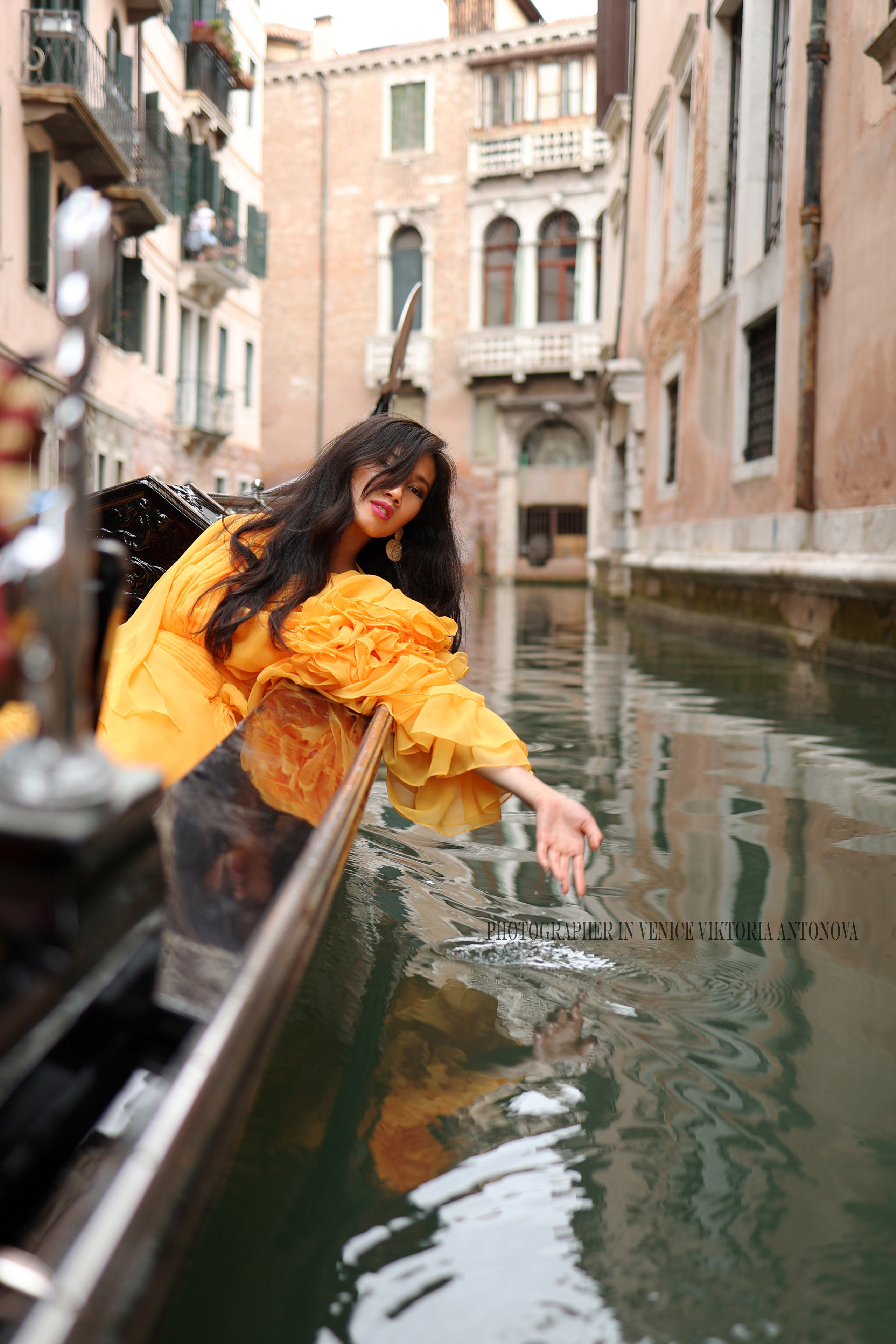 Gondola ride photoshoot in Venice, price