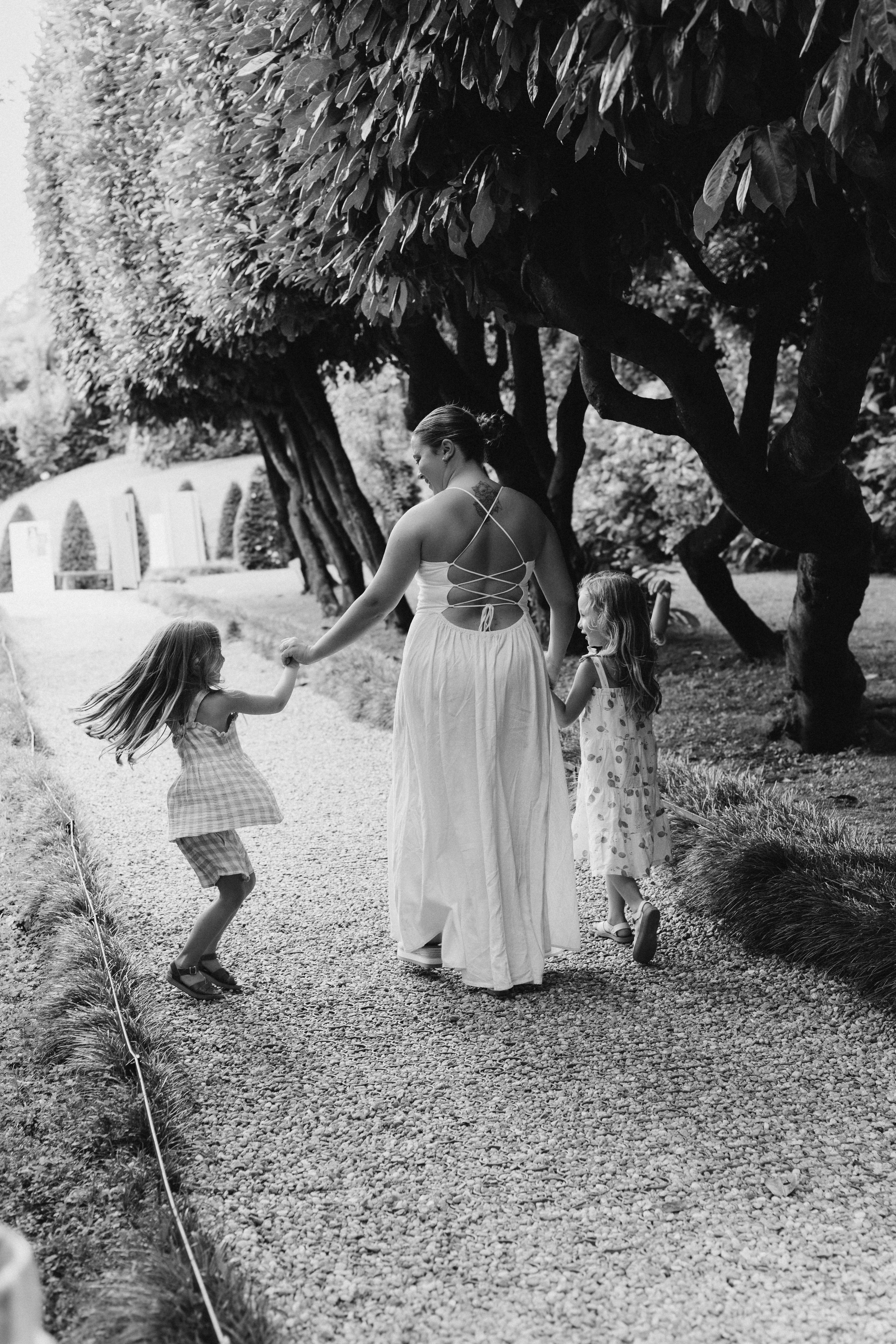 Family moments in Como Lake. PHOTOGRAPHER IN ITALY