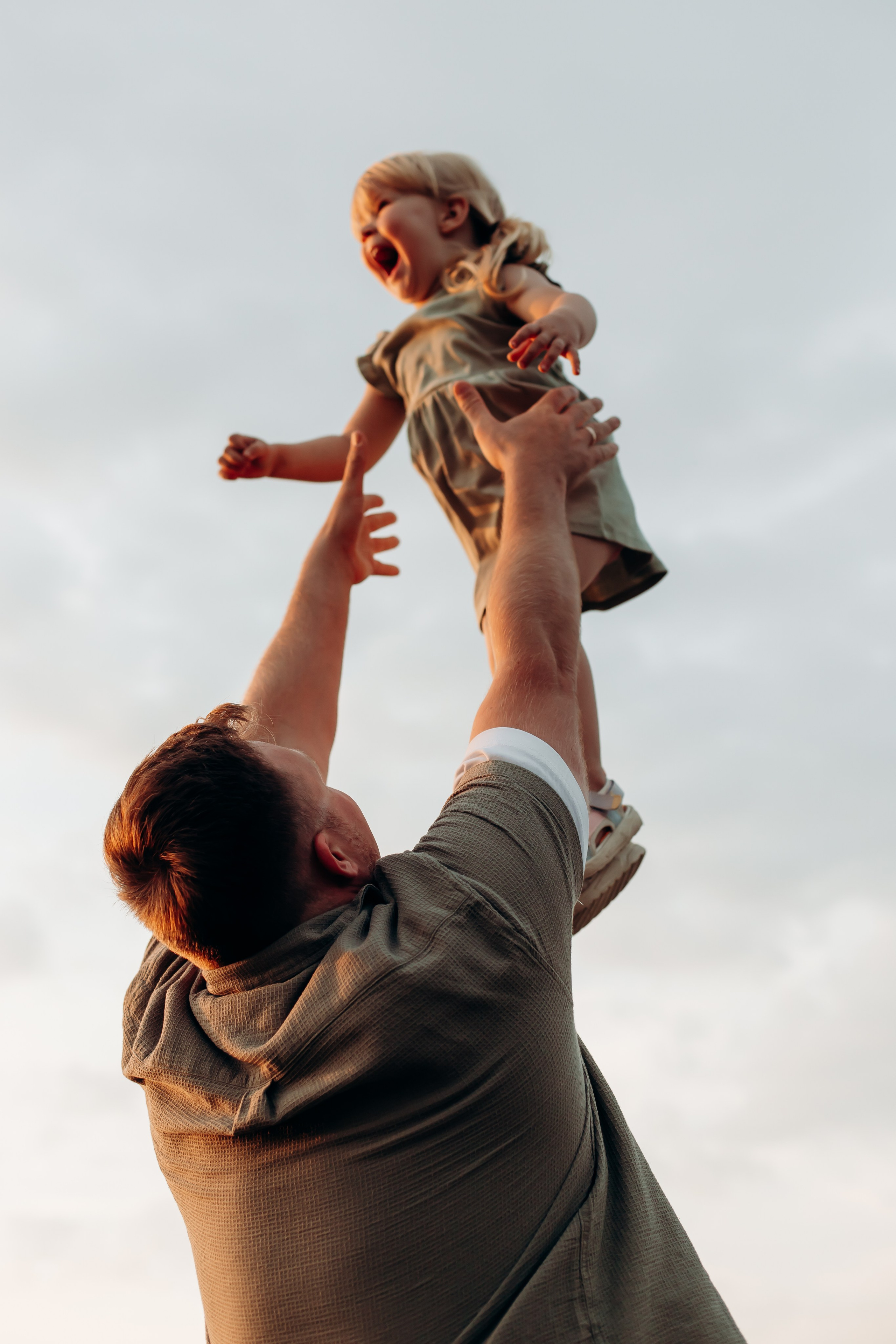 Эвелин, Иван, Саша и Эван. Главная