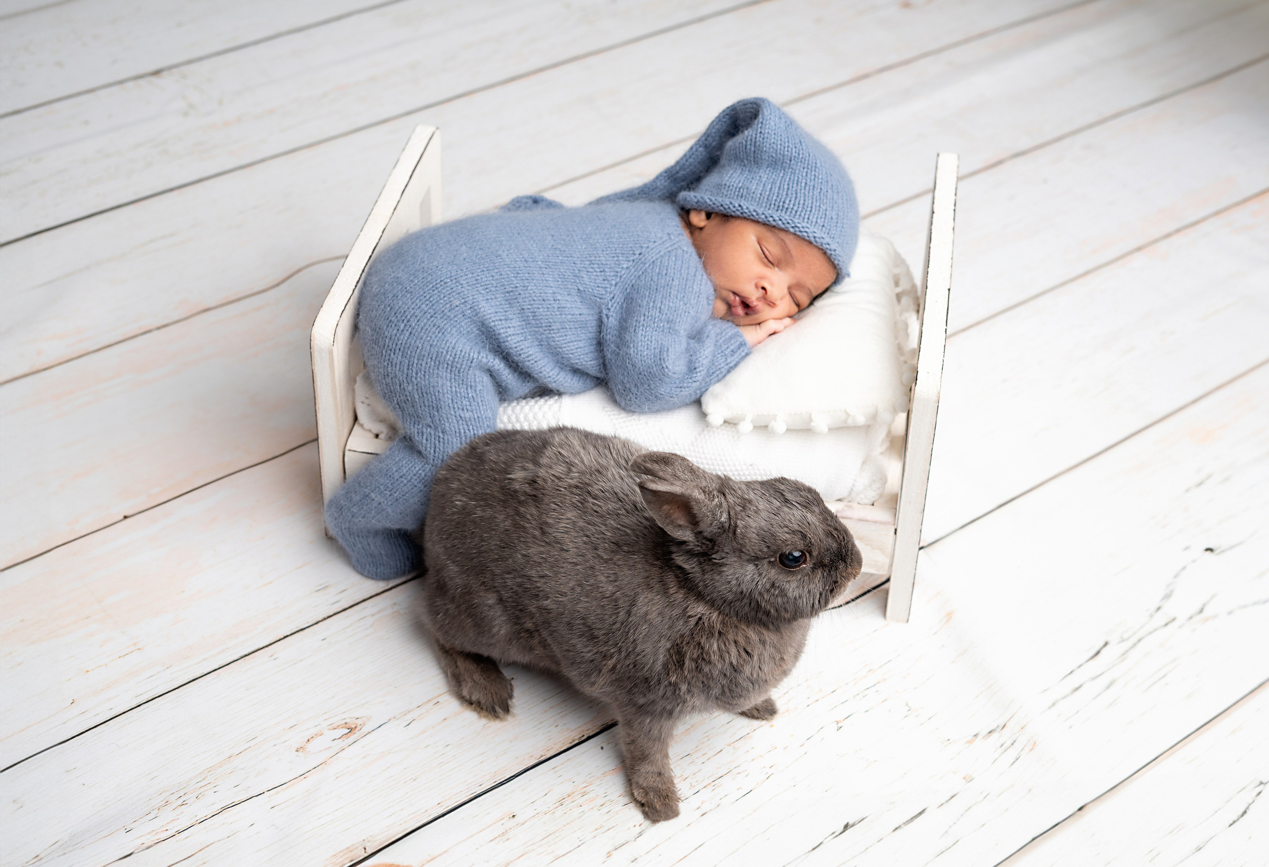 NEWBORN PORTFOLIO. Newborn Photographer and life casting in Dubai Dariya Saeed