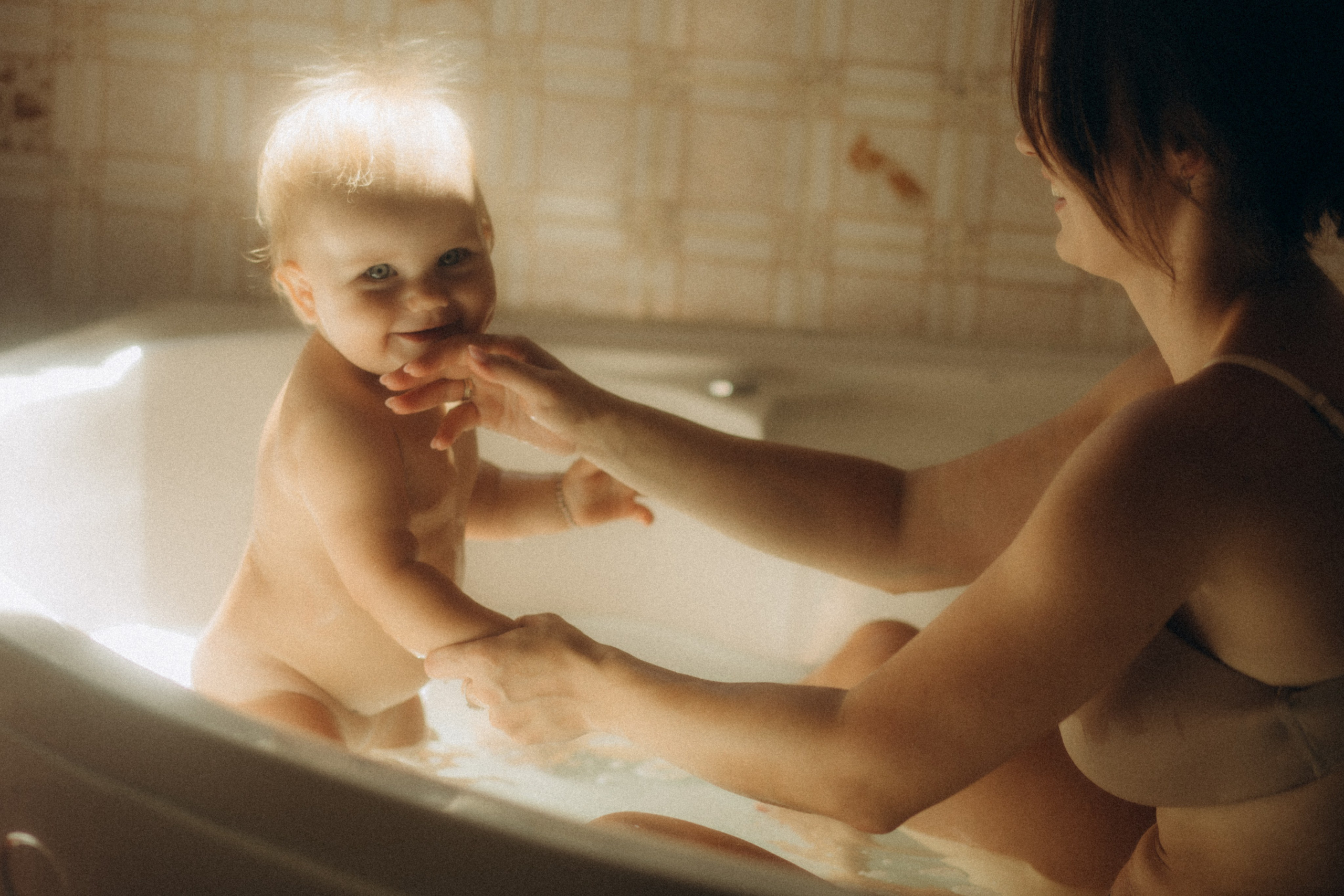 Bébés | 5 – 24 mois. Je suis Olga, votre photographe de famille à Metz et dans toute la France