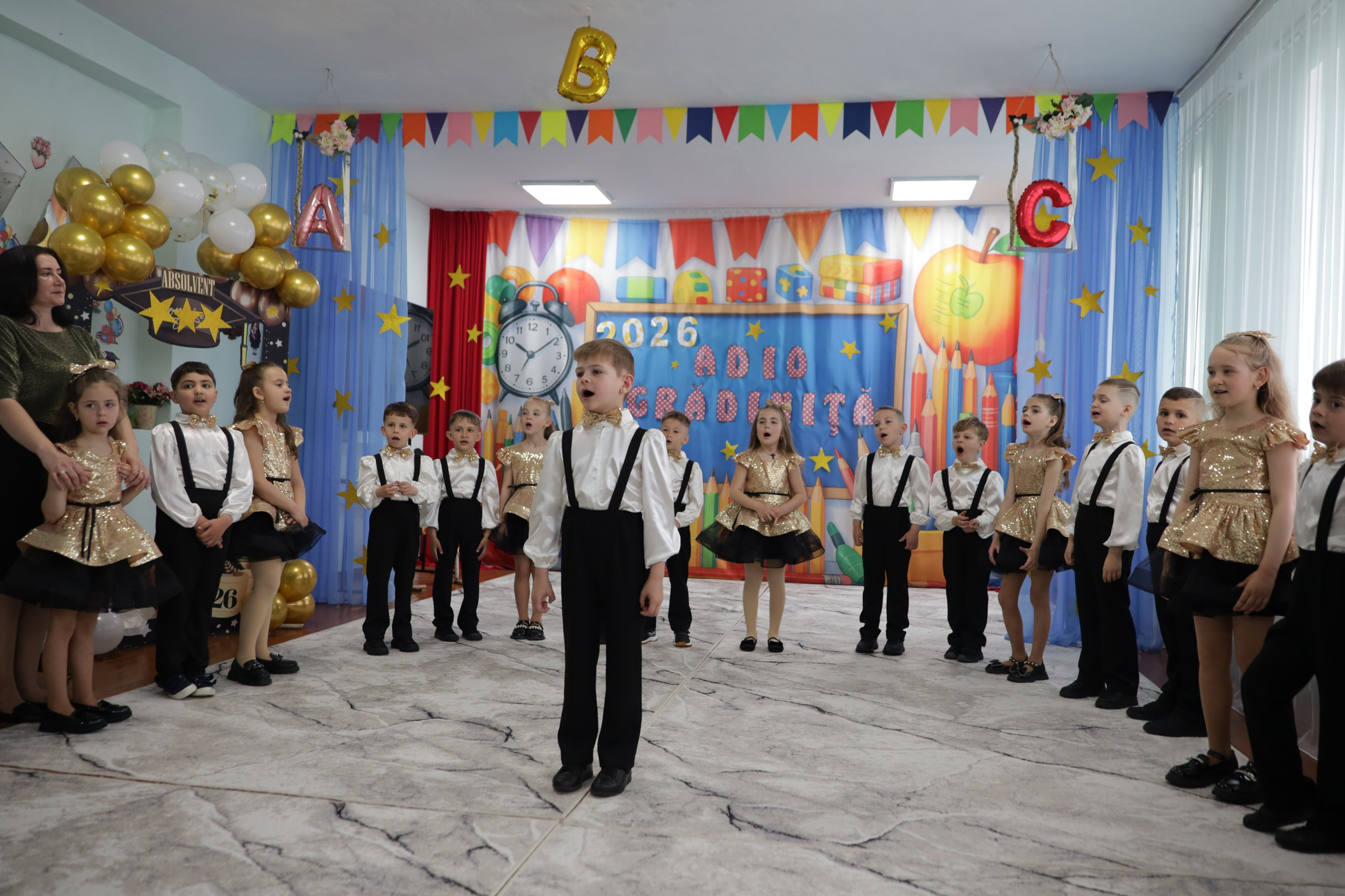 O filă de copilărie.... Alika Dia- Fotograf în Republica Moldova, Strășeni