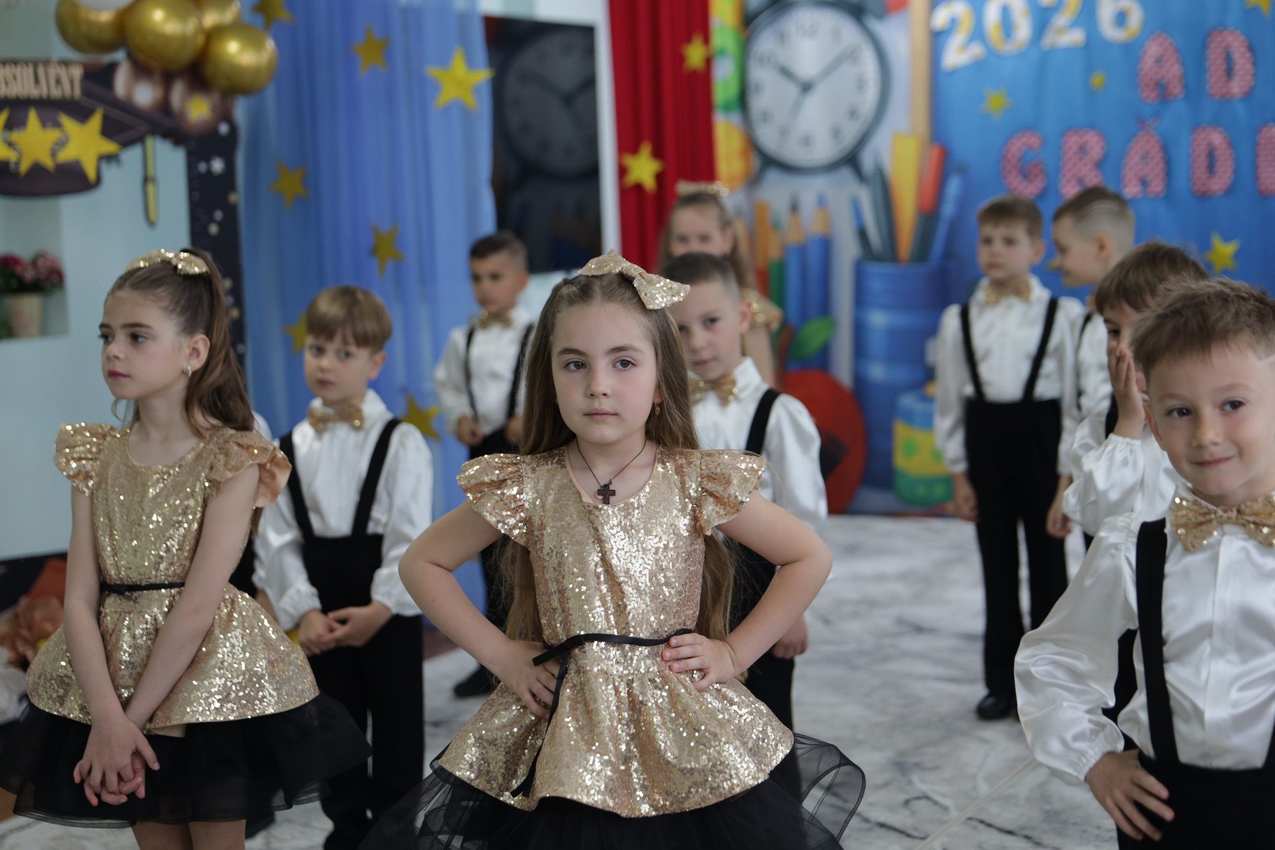 O filă de copilărie.... Alika Dia- Fotograf în Republica Moldova, Strășeni