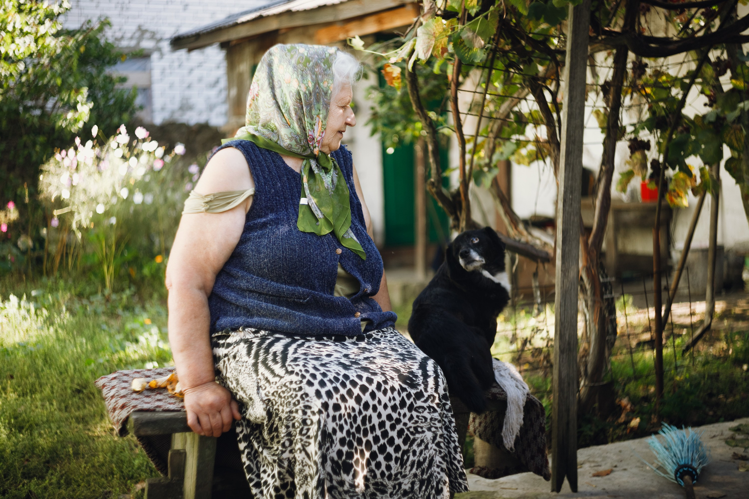 Grandmother's home in Brest. Kaja | fotograf we Wrocławiu | ludzie i psy