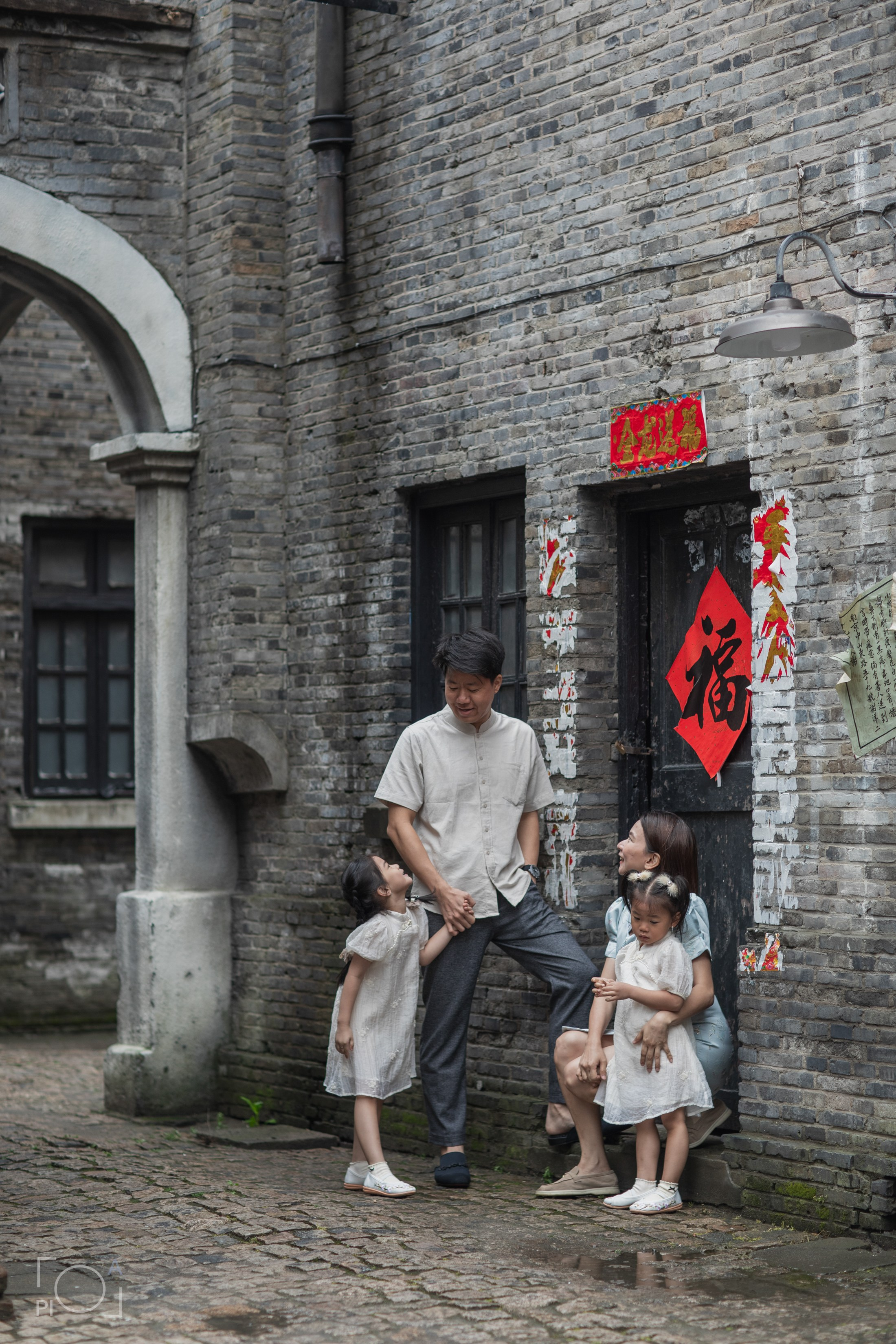 Семейная фотосессия в шанхайской киностудии. Photographer in Shanghai — Lola Pidluskaya