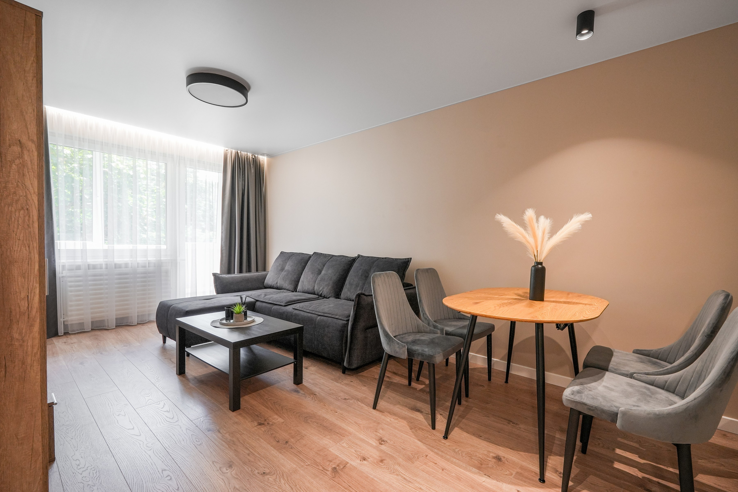 Tuskulėnų g. 8. Elina Sapiega fotografė Vilniuje