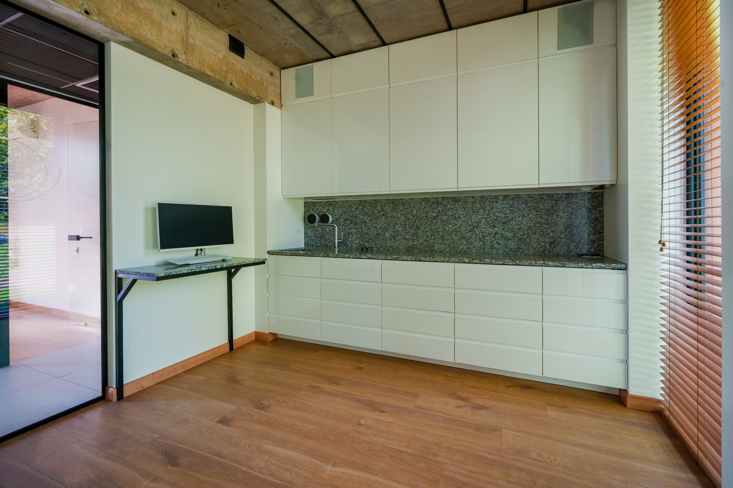 Žaliųjų ežerų g. 27. Elina Sapiega fotografė Vilniuje