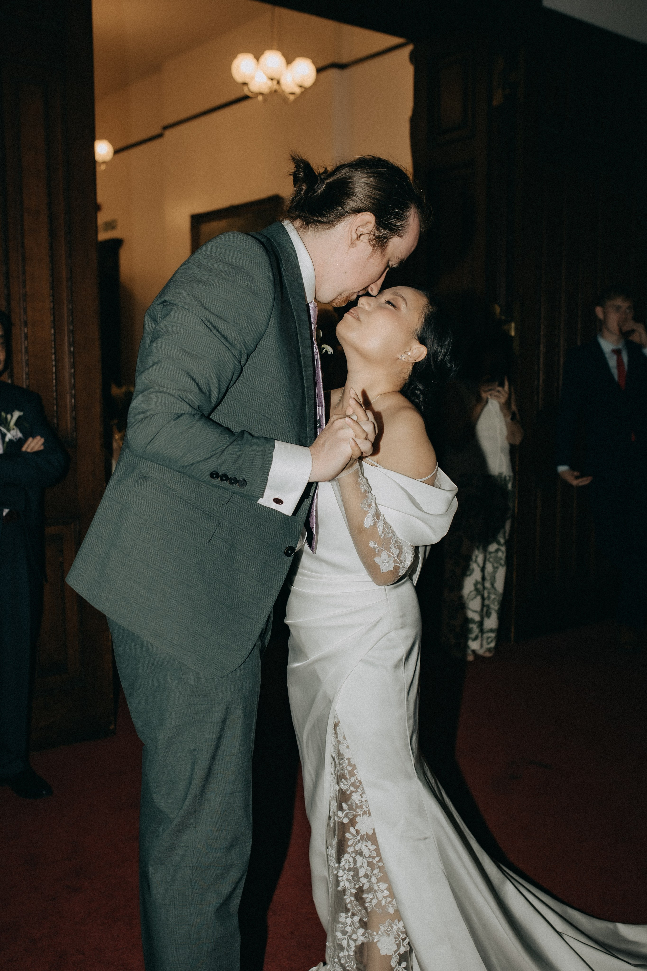 Matthew and Trinh. Wedding and Portrait Photographer Evie Moon
