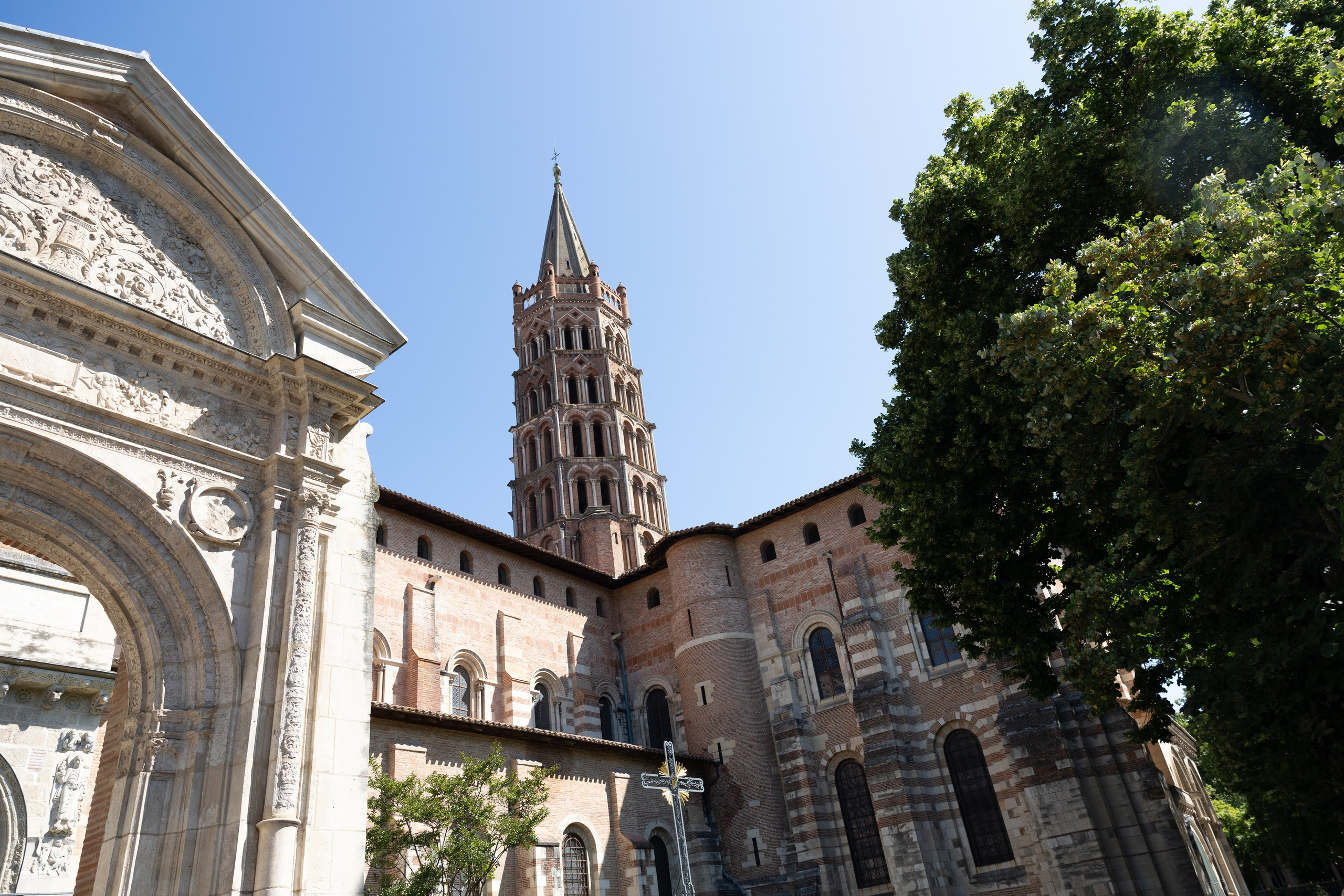 The Baptism of Diana in the Church of Saint-Sernin in Toulouse. Eugénie Smirnova — Photographe à Toulouse et dans le Sud-Ouest