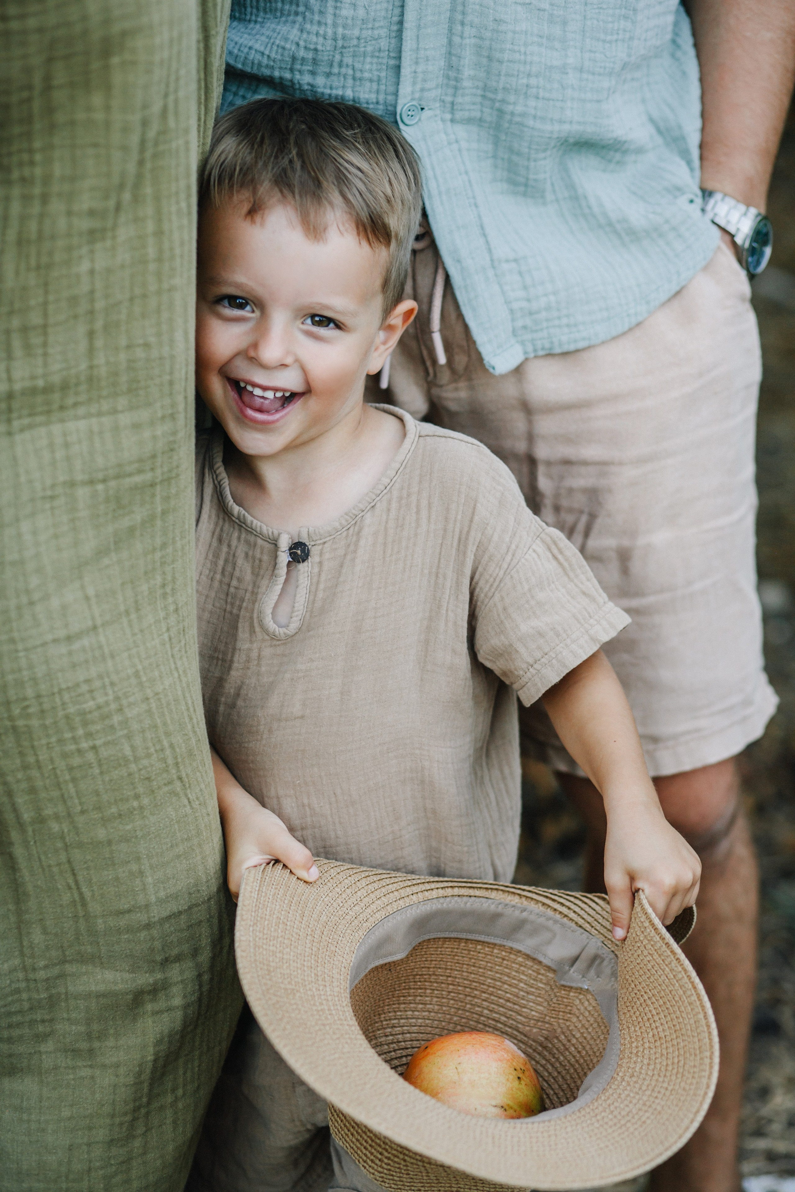 Binyamina garden. Family photographer in Israel