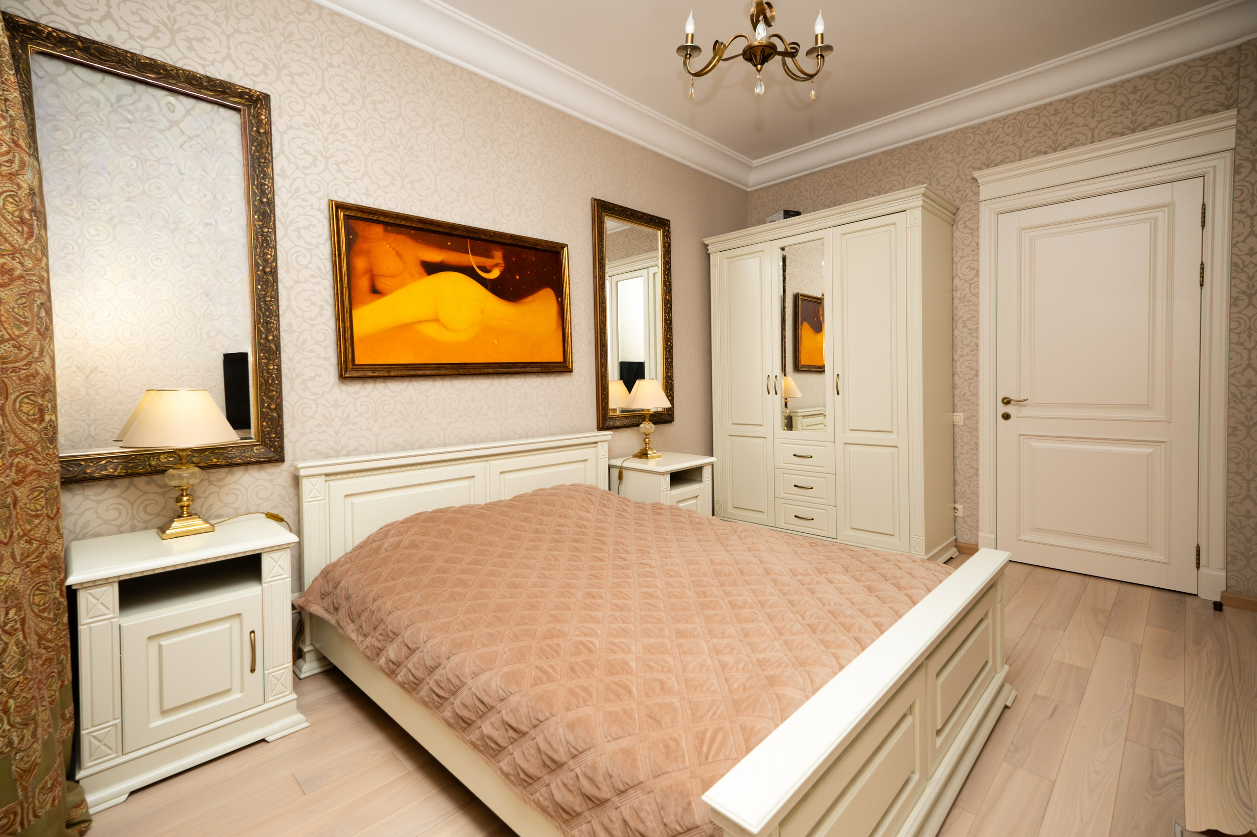 Elegancki apartament w stylu klasycznym. Fotograf nieruchomości