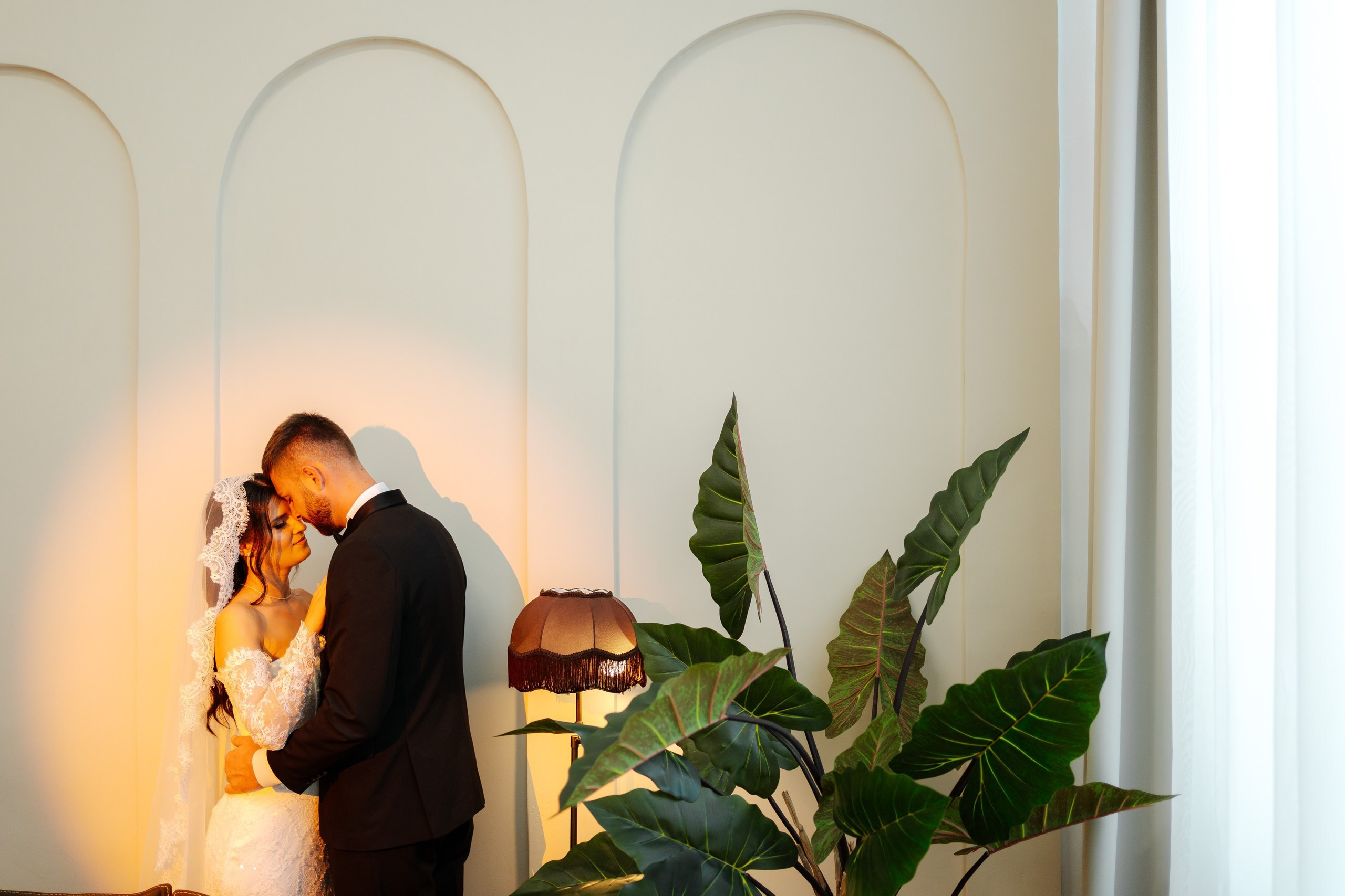 Catalina & Sebi. Ionut Cimpoes FOTOGRAF