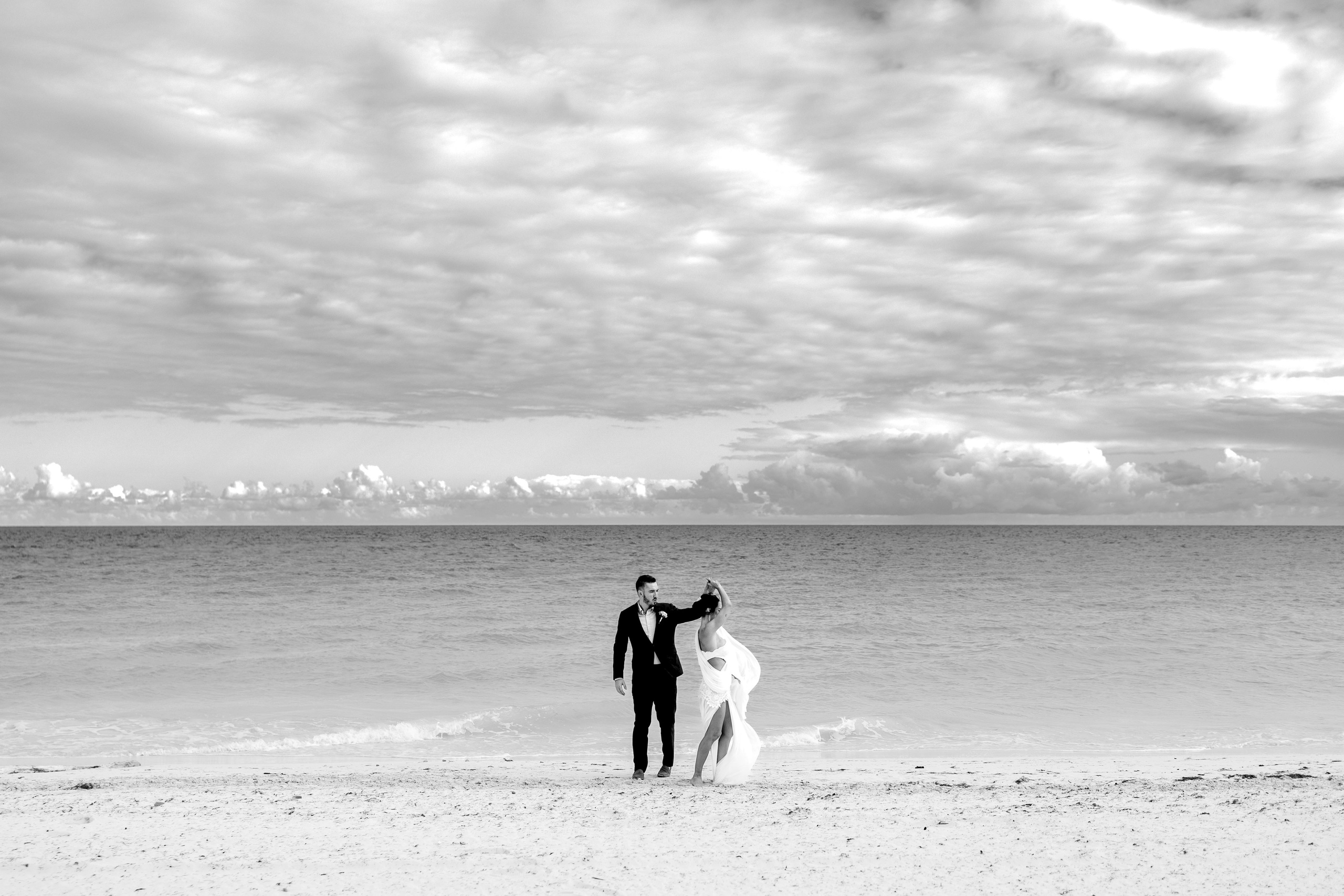 Wedding Photo Cancun. Alfredo Vazquez Wedding Films & Photography | Mexico & Destination Weddings
