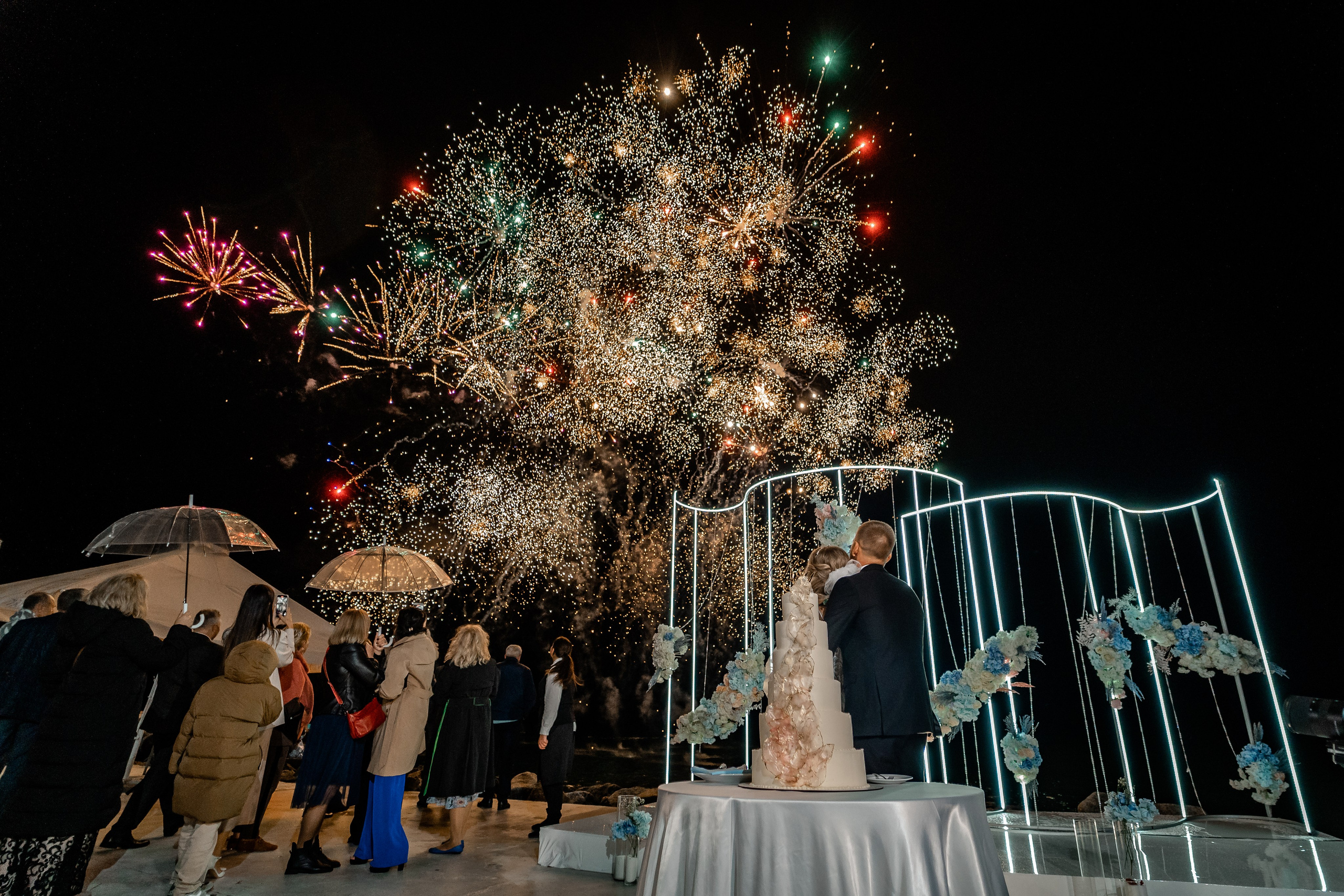 DER SCHÖNSTE HOCHZEITSTAG. Hochzeits- und Reportagefotograf für München, Regensburg, Deutschland RED LINE Media