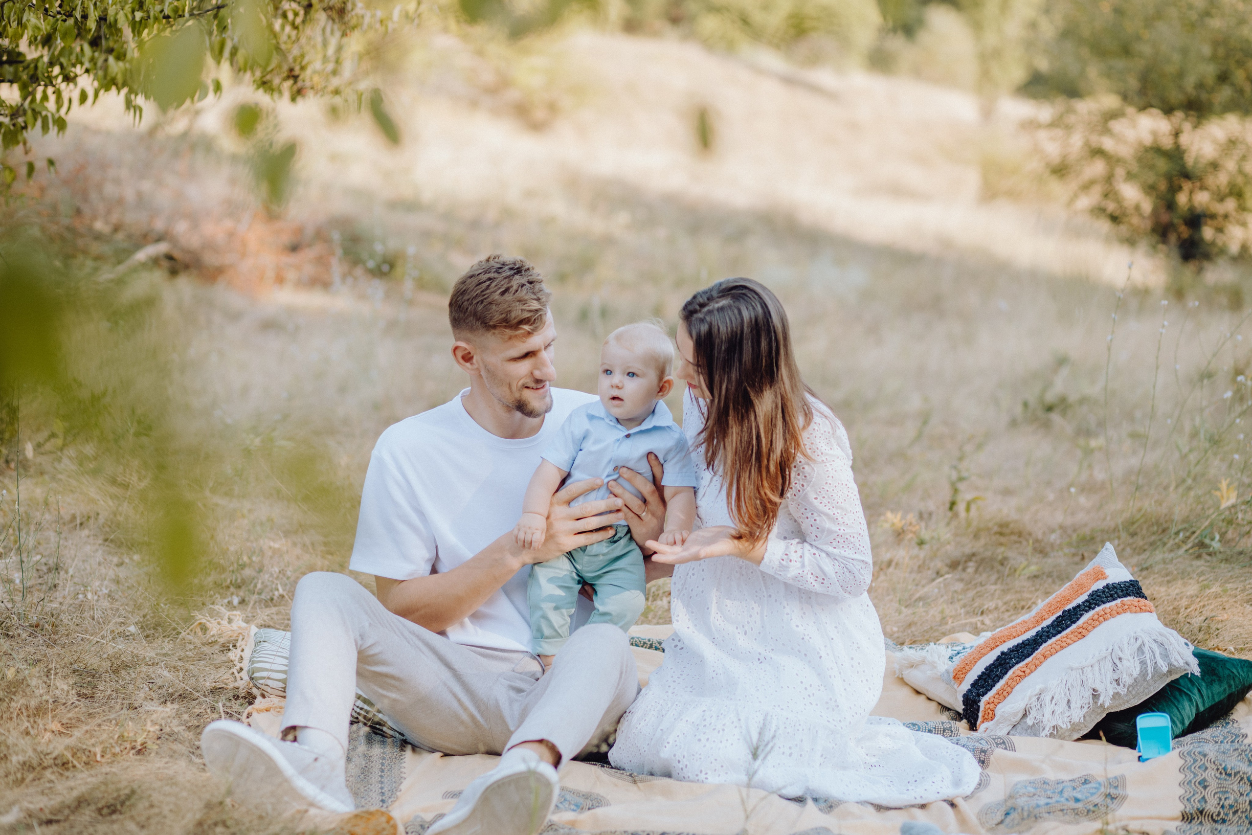 Beni & Adina. Wedding & couple photographer from Romania Rut Vetan