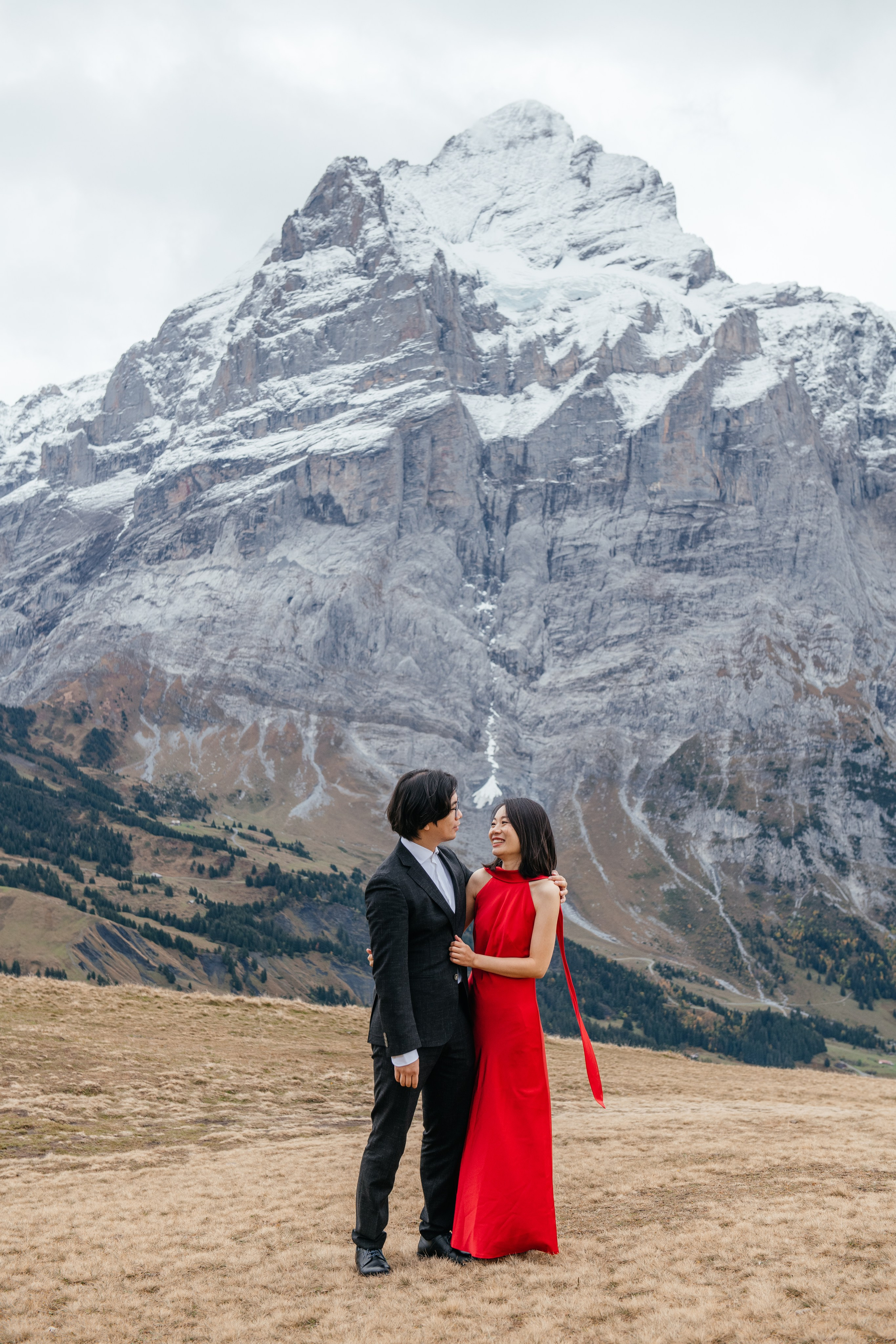 Kaiwen & Xiaoming Grindelwald, Switzerland. I am Elena Altendorfer. Wedding photographer in Zurich and Switzerland