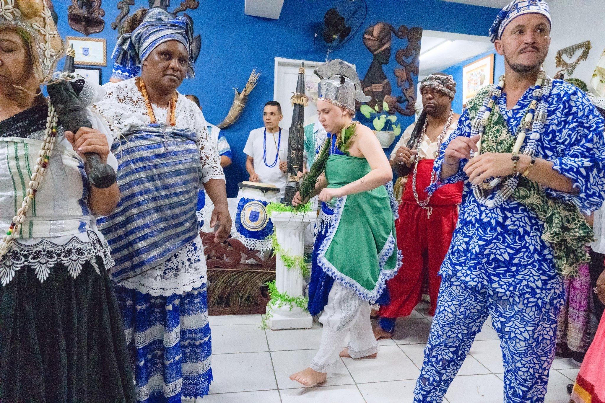 Saída Ìyá Tebeṣé Fernanda e Àjọ̀dún Ògún. Aladá Produções