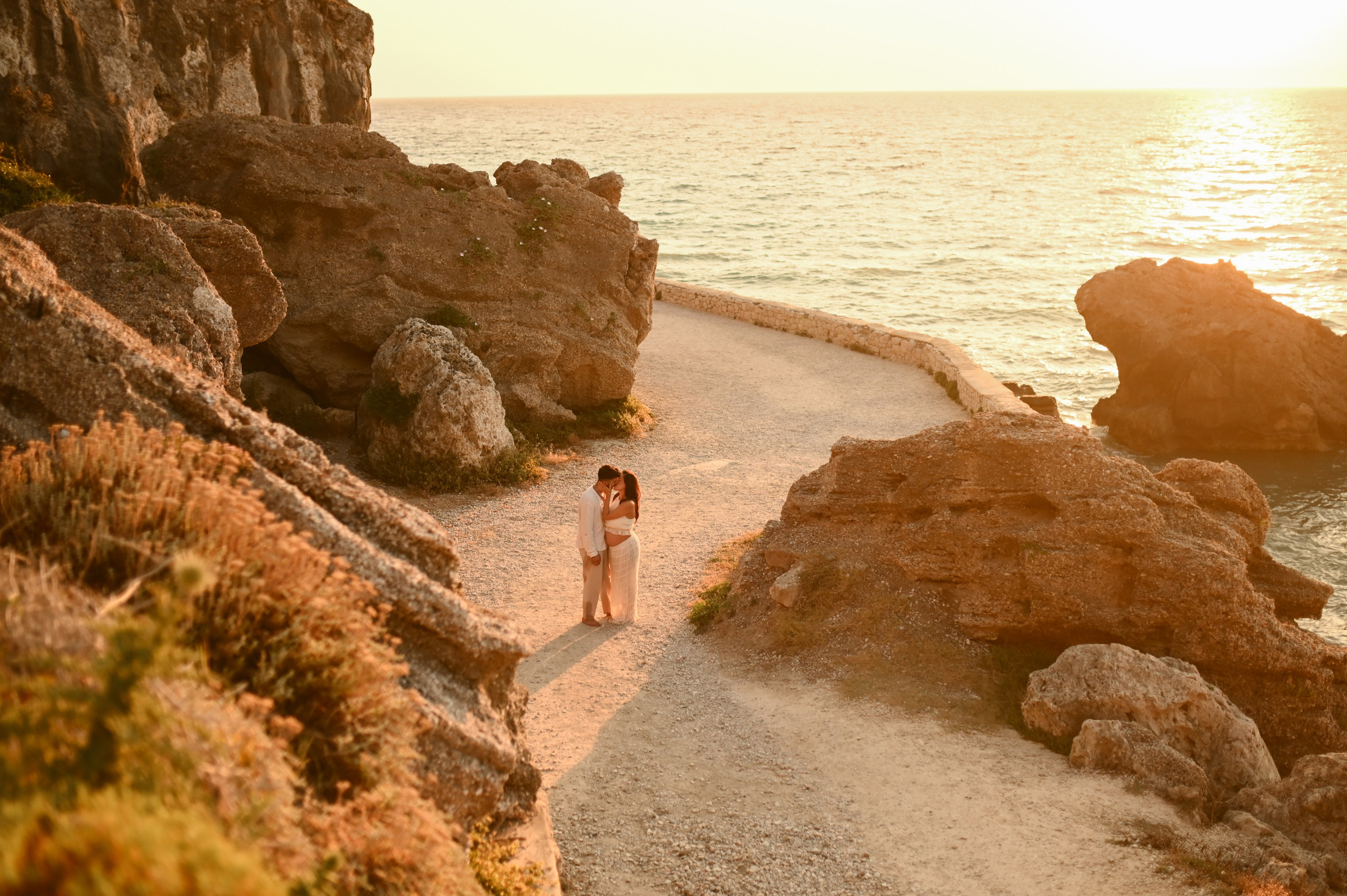 Ρομαντική φωτογράφιση εγκυμοσύνης στη Ρόδο. Φωτογράφος νεογέννητων στη Ρόδο. Φωτογράφιση εγκυμοσύνης