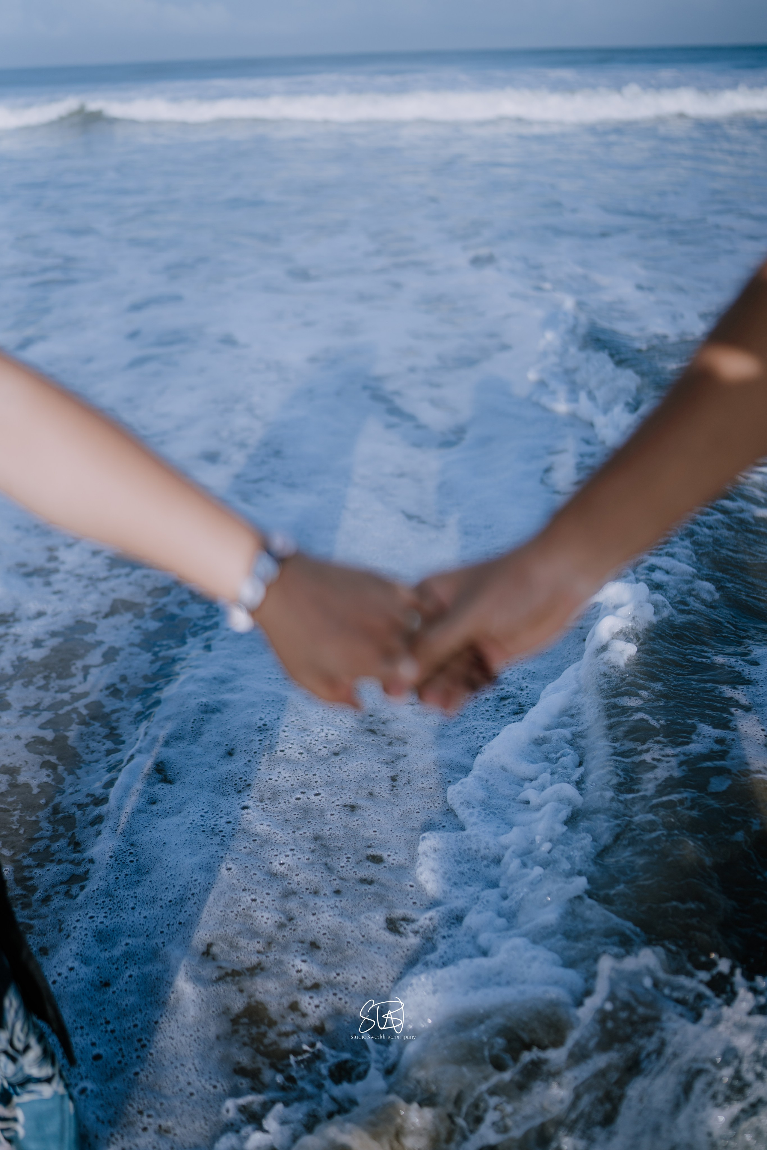 BEACH PREWEDDING. STUDIO3WEDDINGCOMPANY