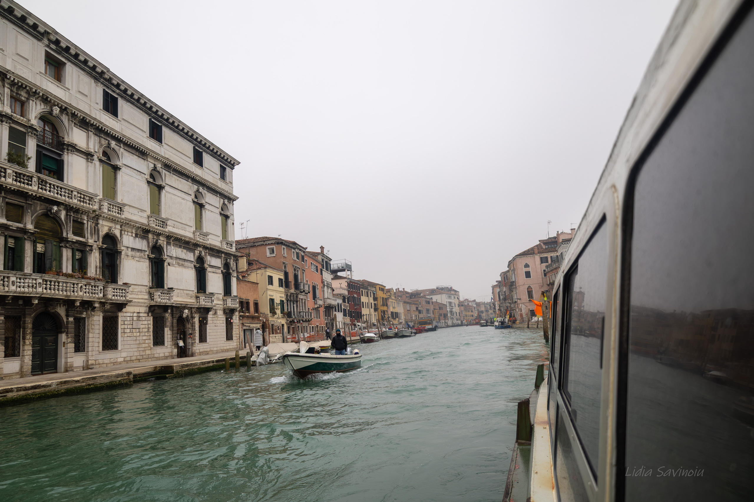 Veneția. Fotograf. Lucrez cu oameni, produse și spații. Portret și fotografie creativă. Bacău, România. Lidia Savinoiu