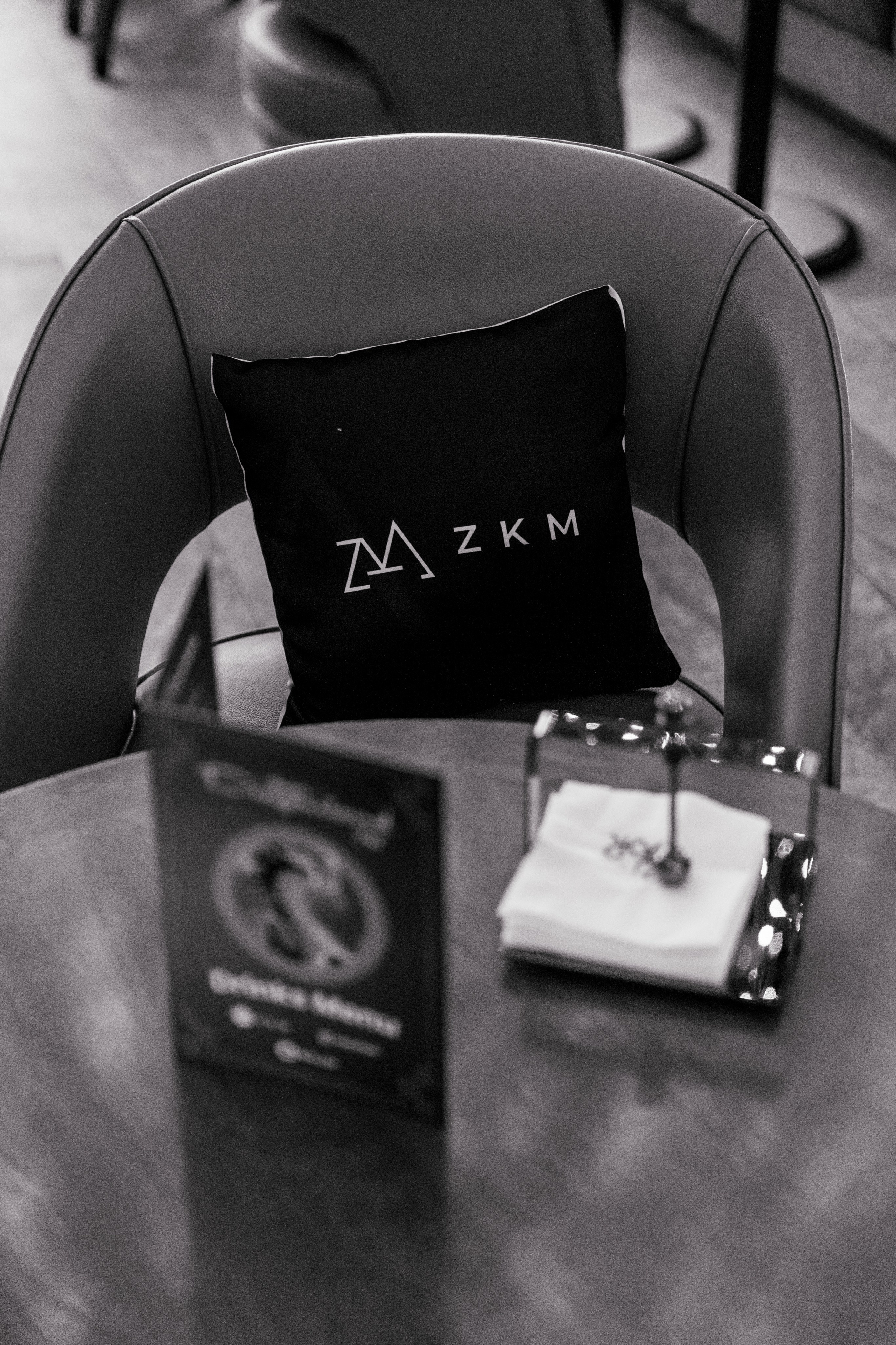 ZKM. ФОТОГРАФ В ГОНКОНГЕ (СВАДЬБЫ, FASHION, СЕМЕЙНЫЕ, МЕРОПРИЯТИЯ, ФОТОПРОГУЛКИ)